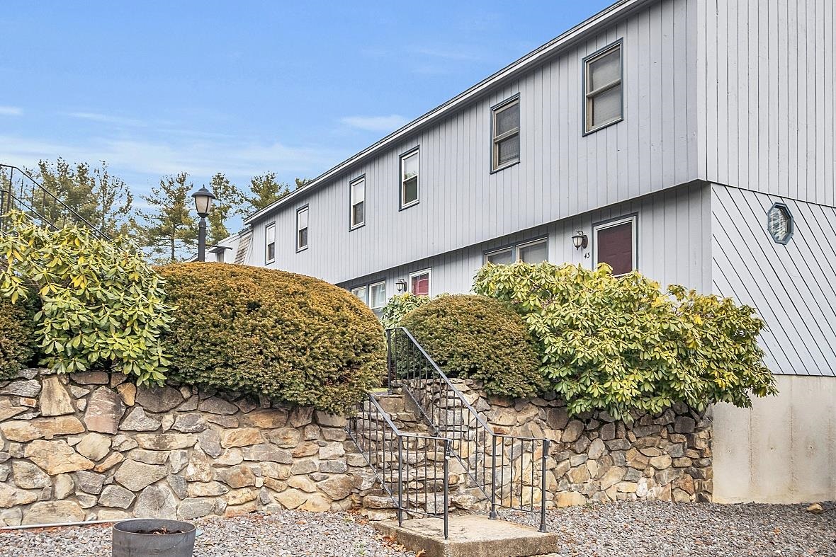 44 Bluestone Drive , Nashua, NH MLS 4981370 Verani Realty