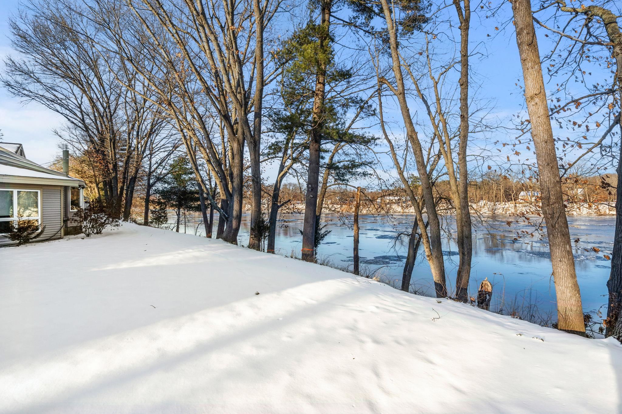 33 Walden Pond Drive , Nashua, NH MLS 4982647 Verani Realty