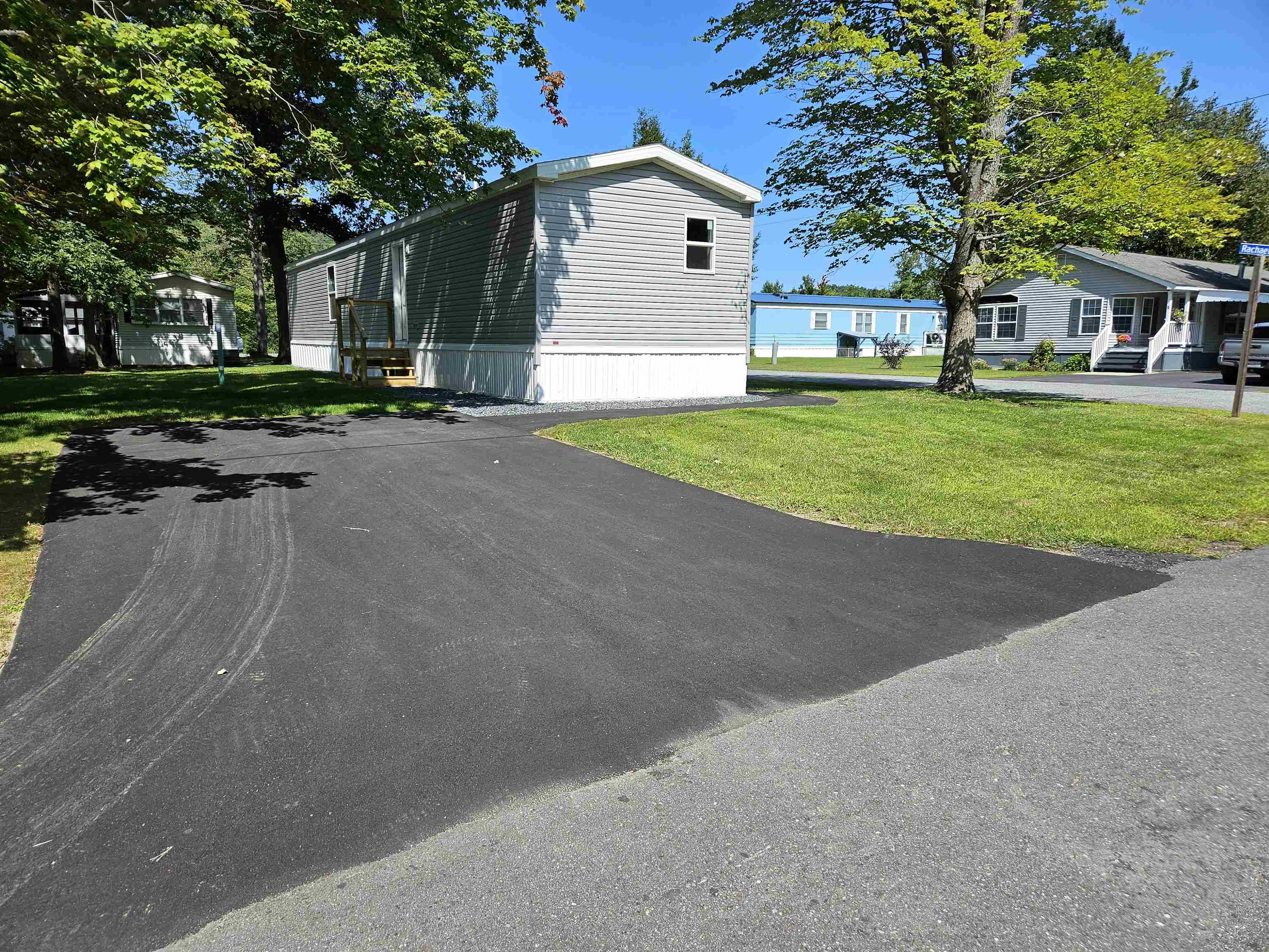CLAREMONT NH Mobile-Manufacured-Home for sale $$140,000 | $155 per sq.ft.