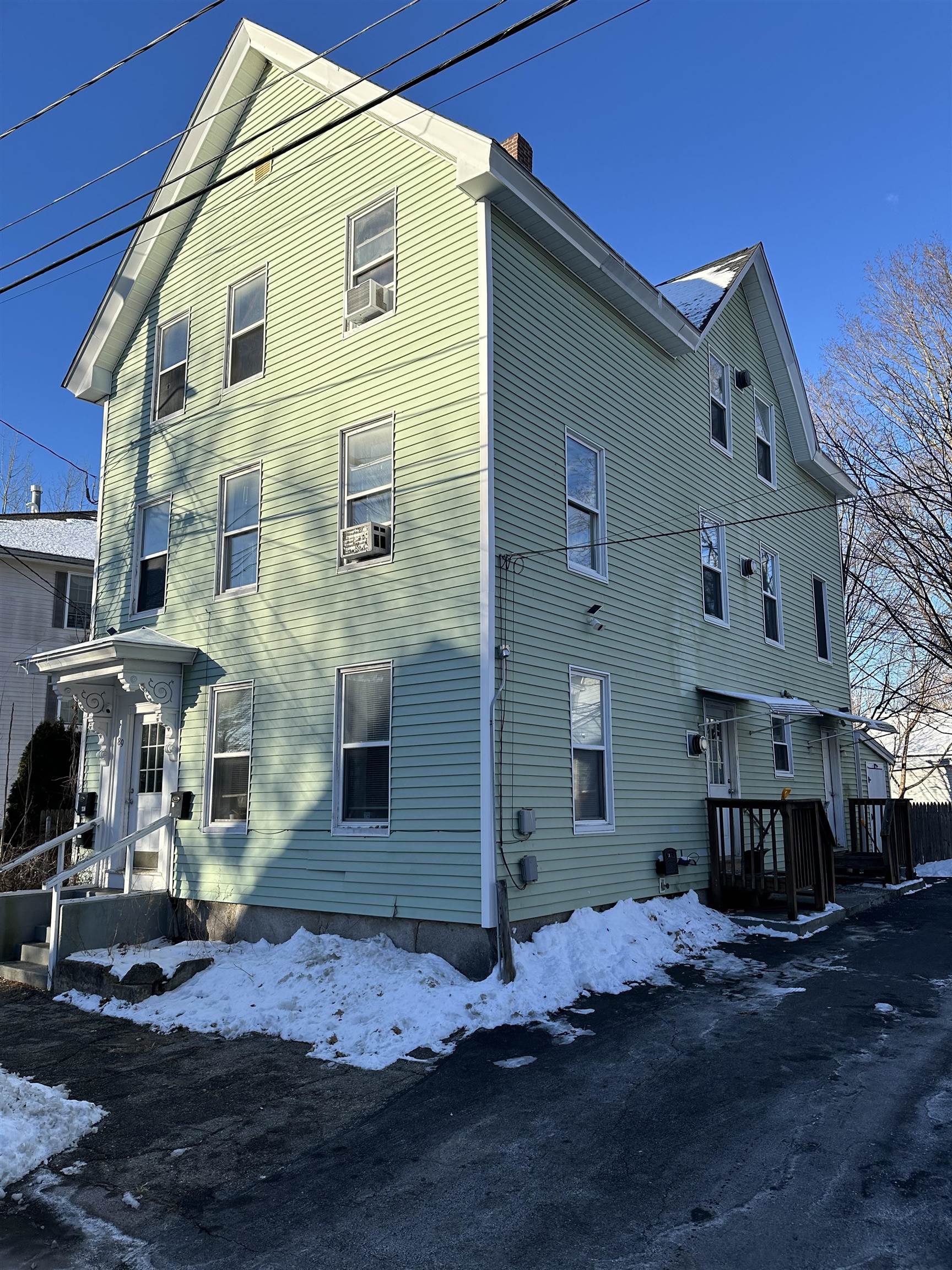 89 Fourth Street, Manchester, NH 03103