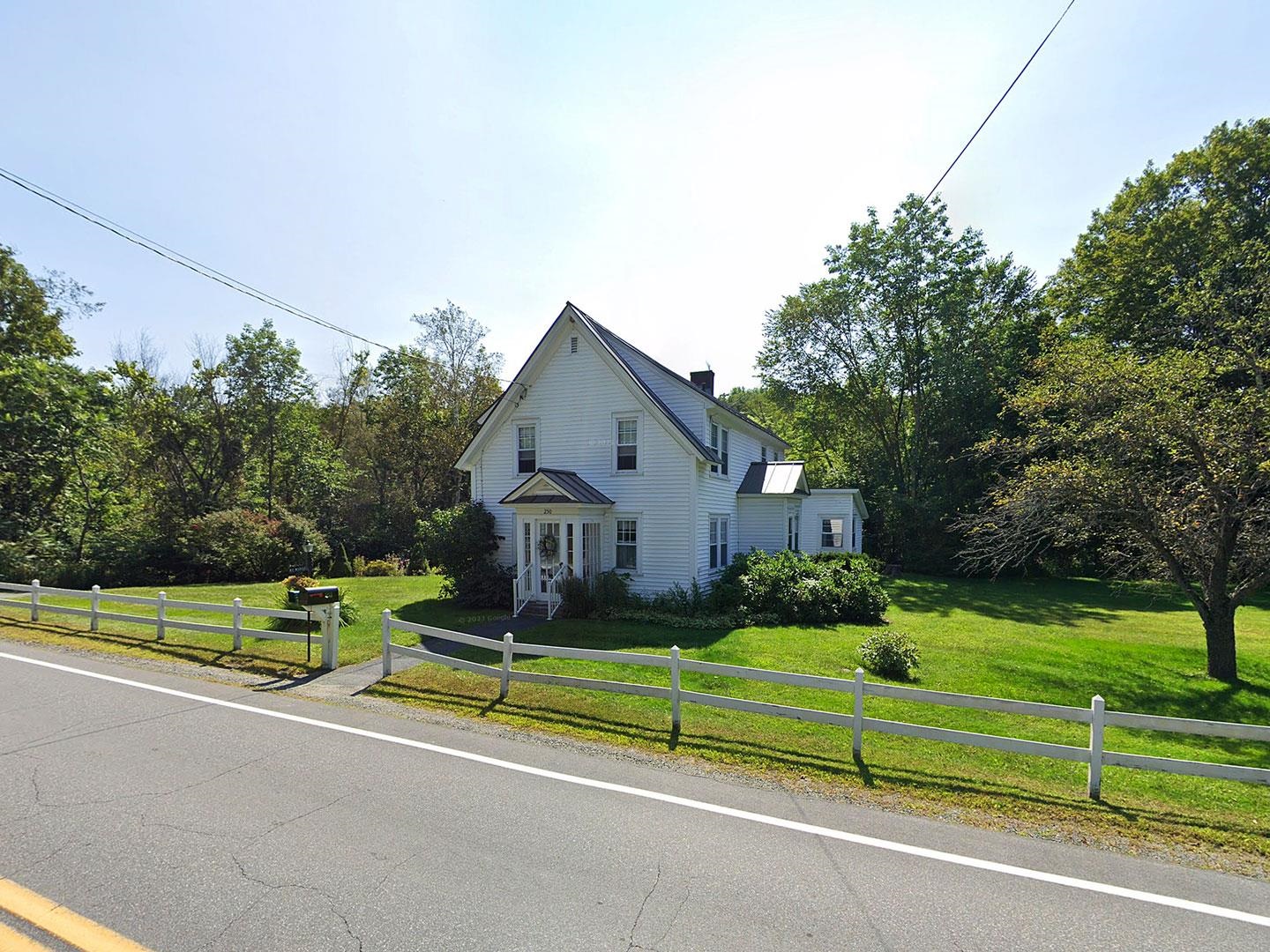 Lebanon NH Home for sale $469,000 $284 per sq.ft.