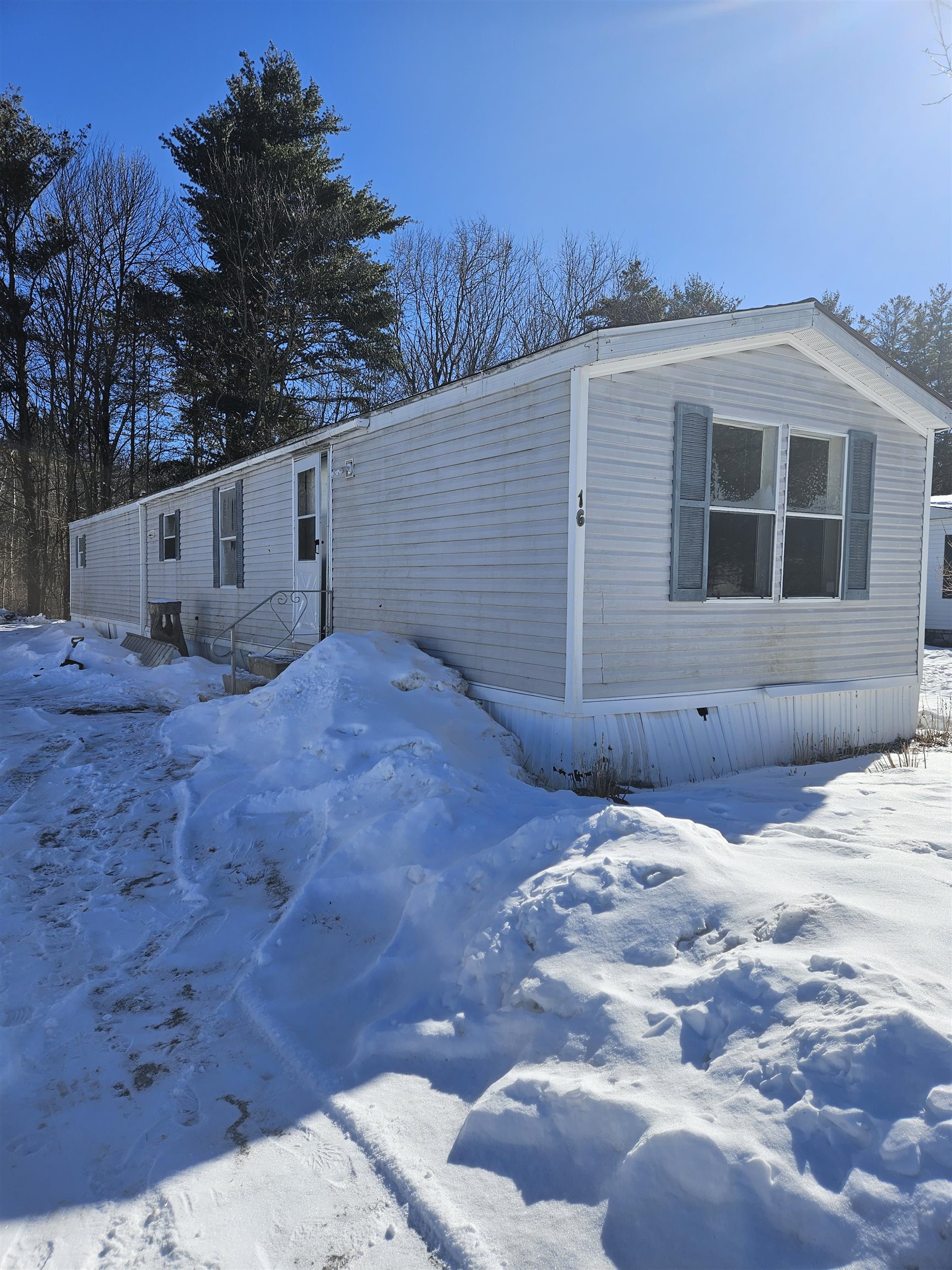 NEWPORT NH Mobile-Manufacured-Home for sale $$55,000 | $59 per sq.ft.