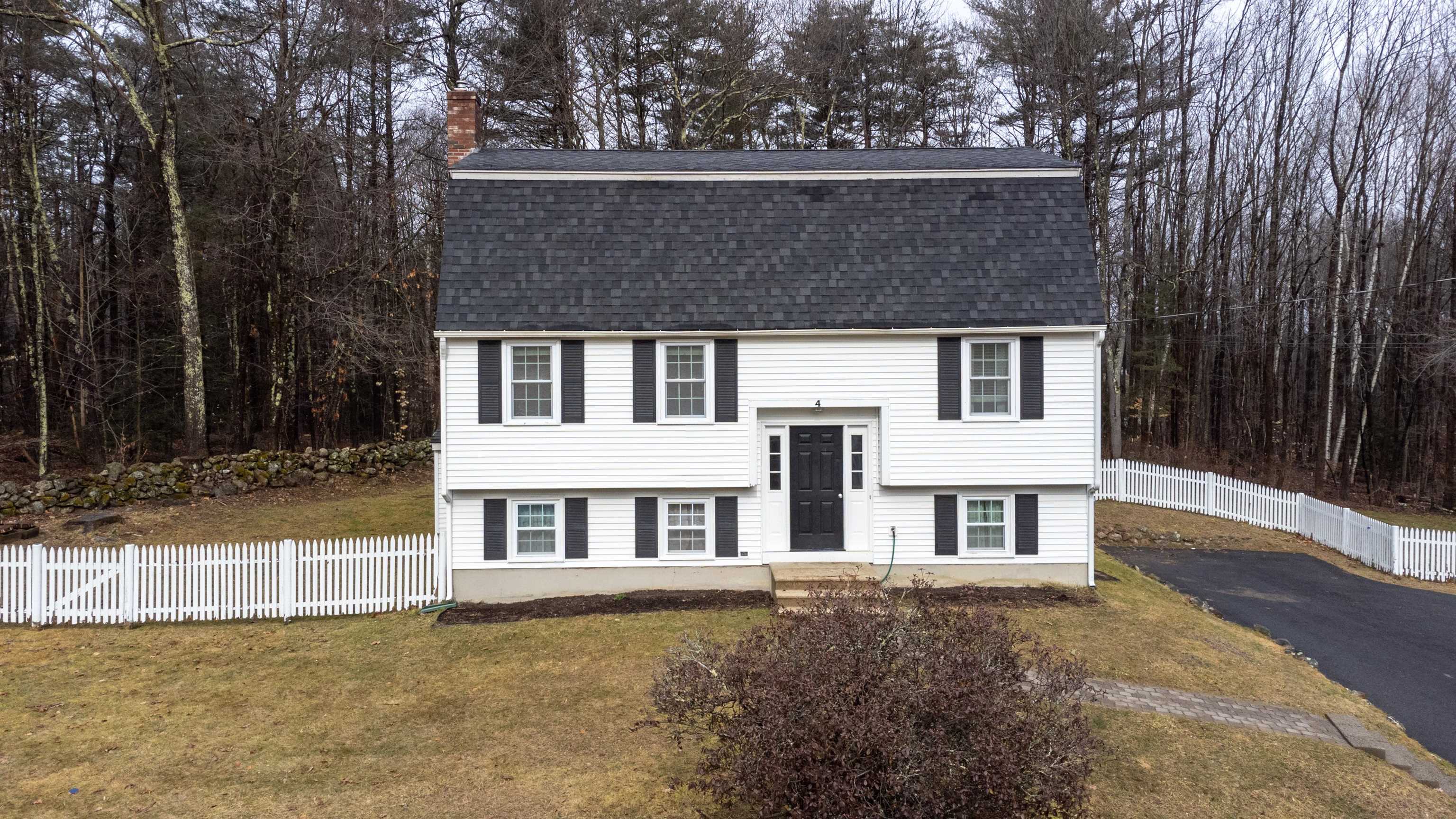 4 Colby Road, Kingston, NH 03848