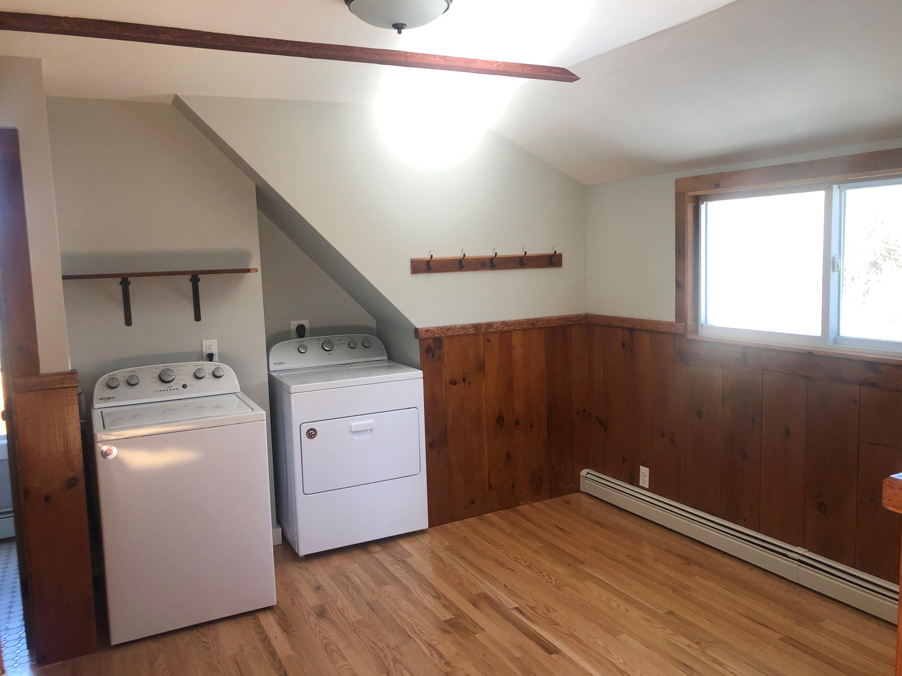 3rd Level Apt with laundry