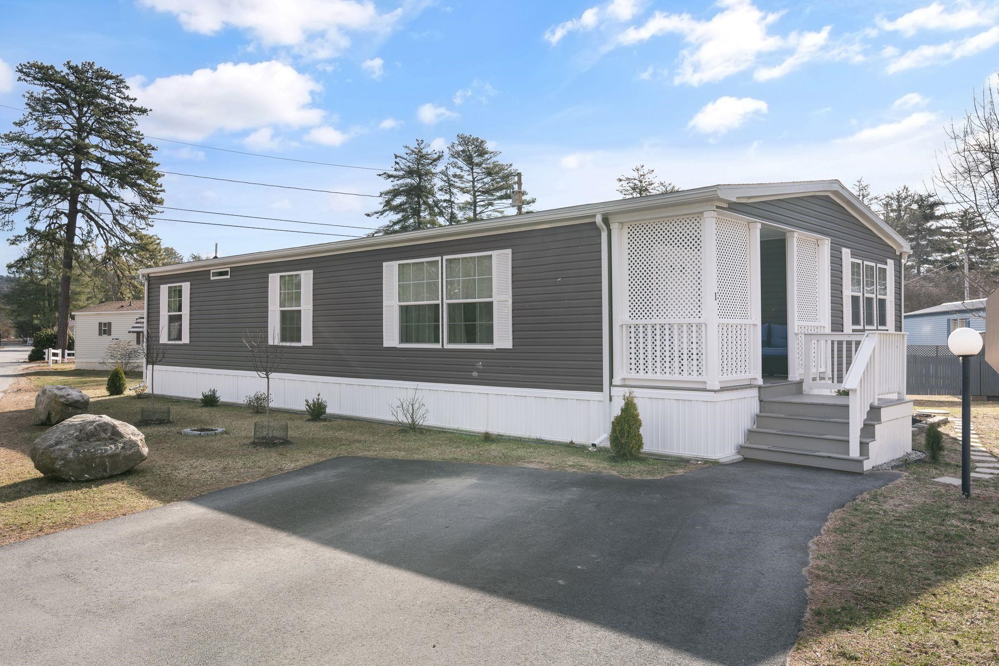1 South Road, Hinsdale, NH 03451