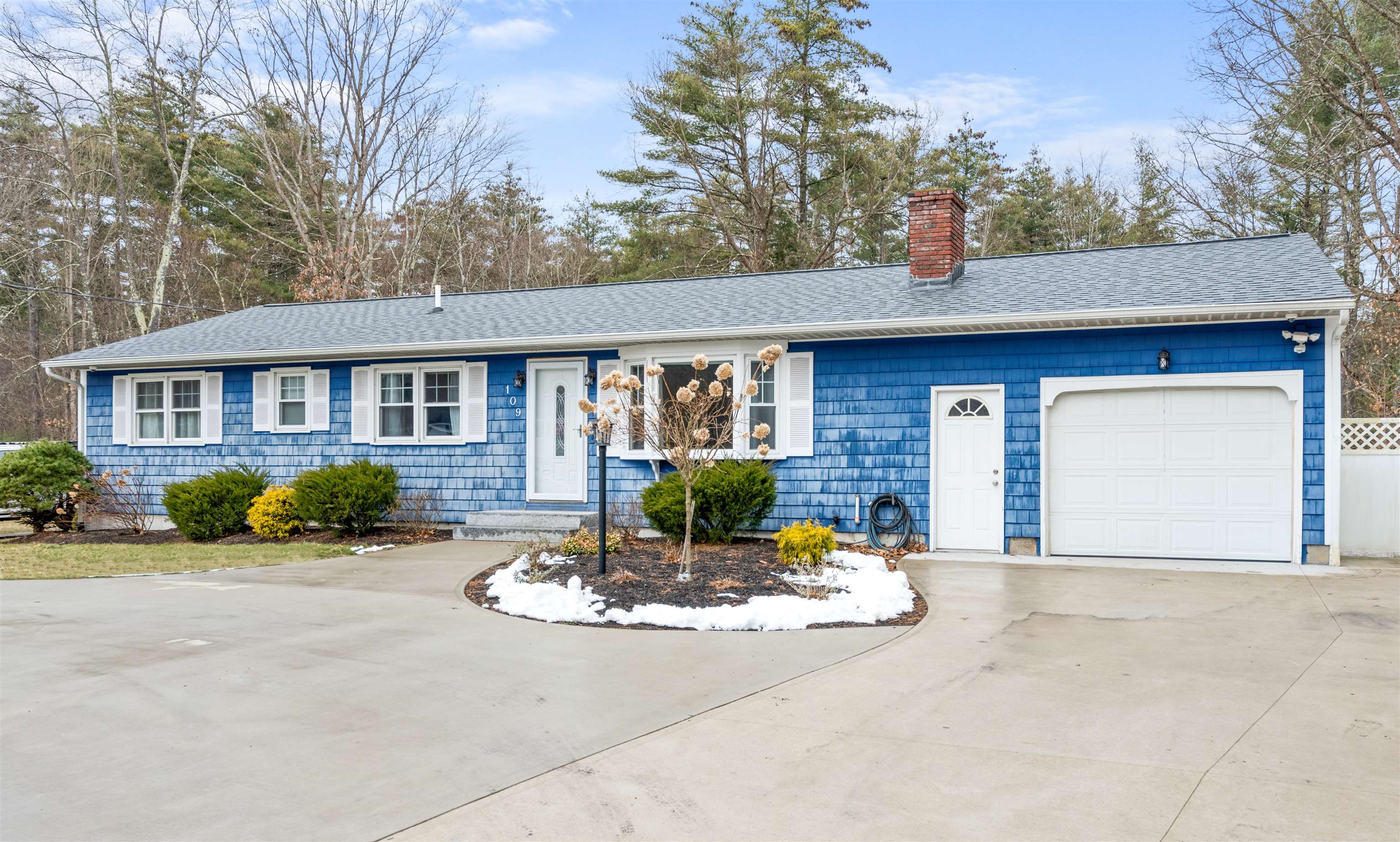 Photo of 109 Bedford Road Merrimack NH 03054