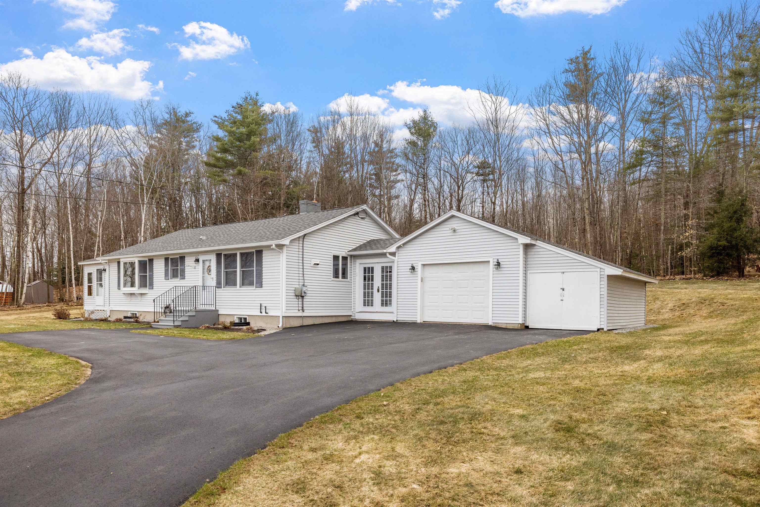 BOSCAWEN NH Home for sale $$389,900 | $332 per sq.ft.