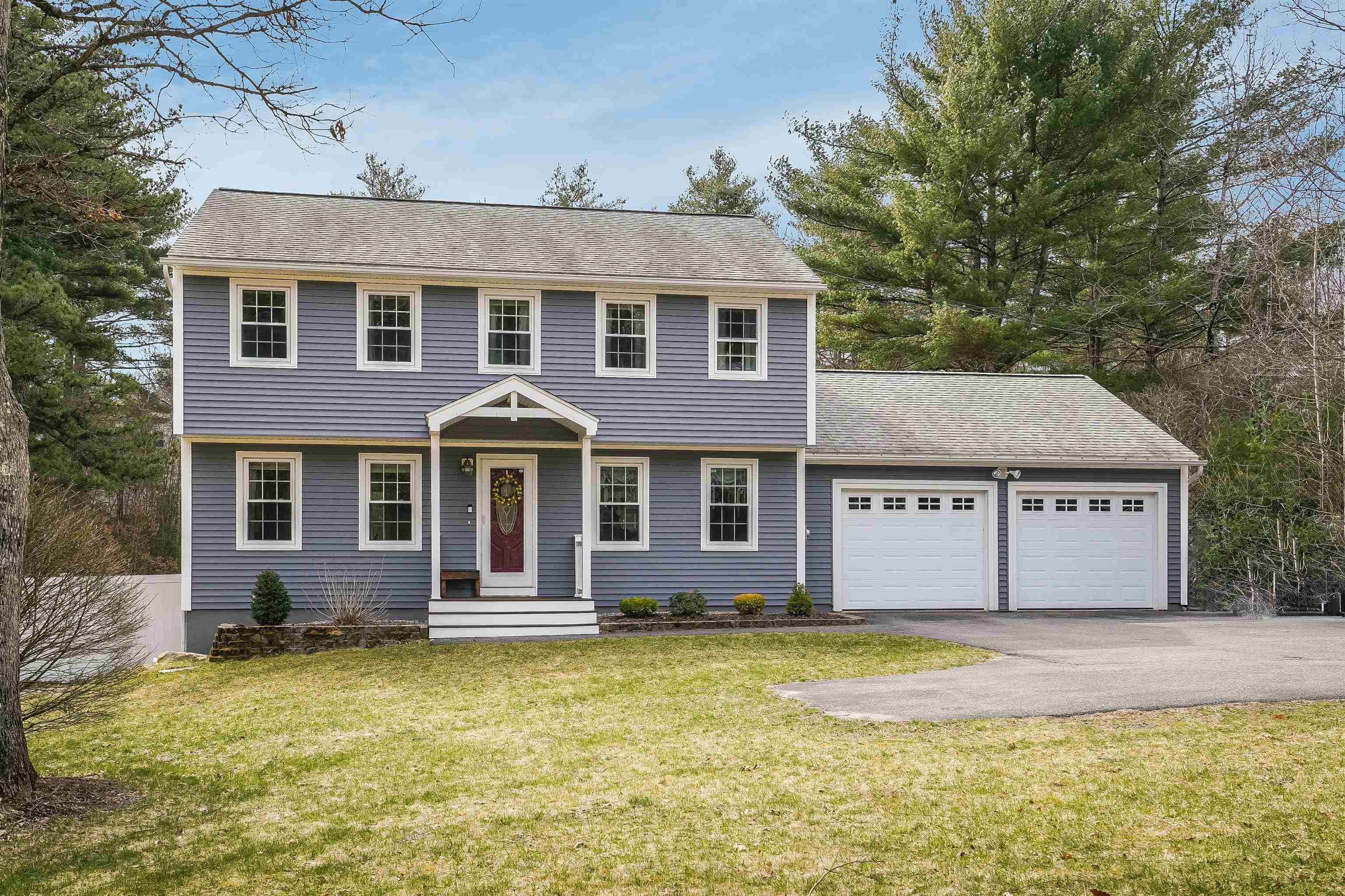 Photo of 16 Hillcrest Road Litchfield NH 03052
