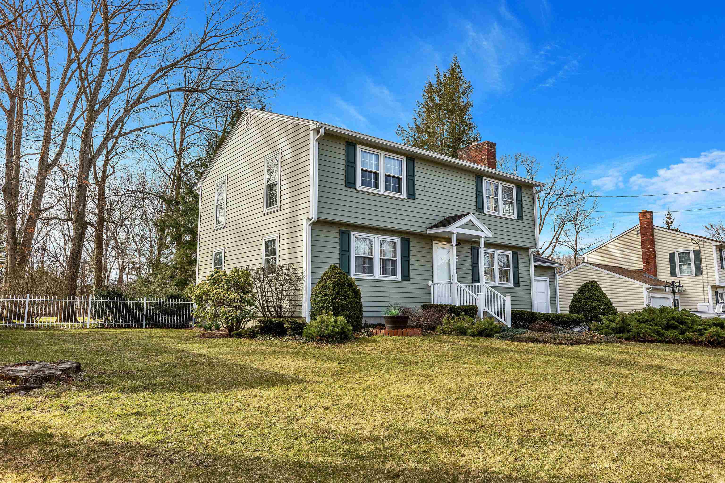 MANCHESTER NH Home for sale $$485,000 | $261 per sq.ft.