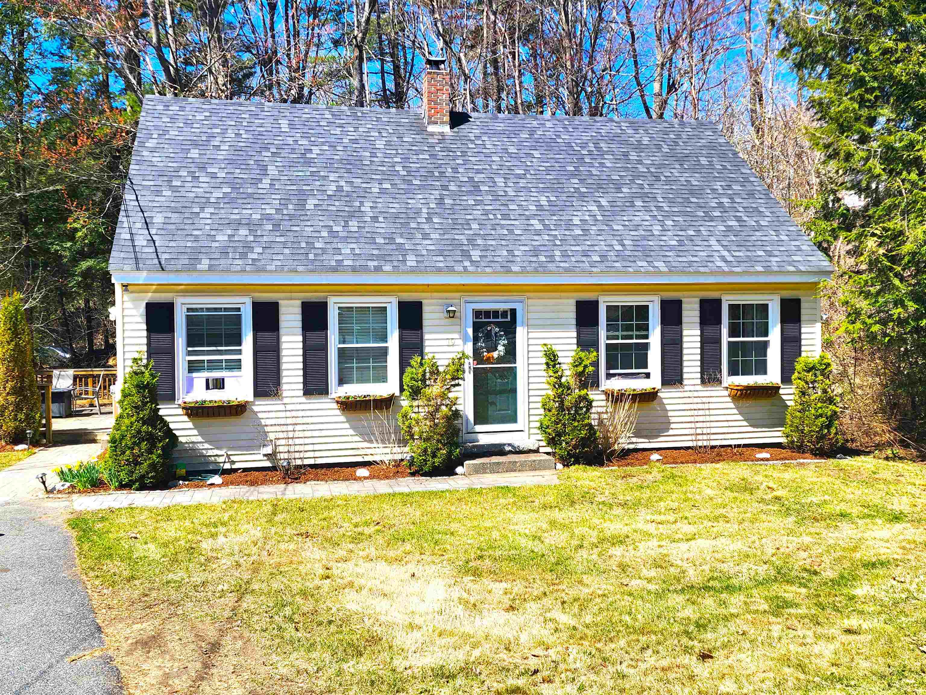 LEBANON NH Home for sale $$419,000 | $359 per sq.ft.