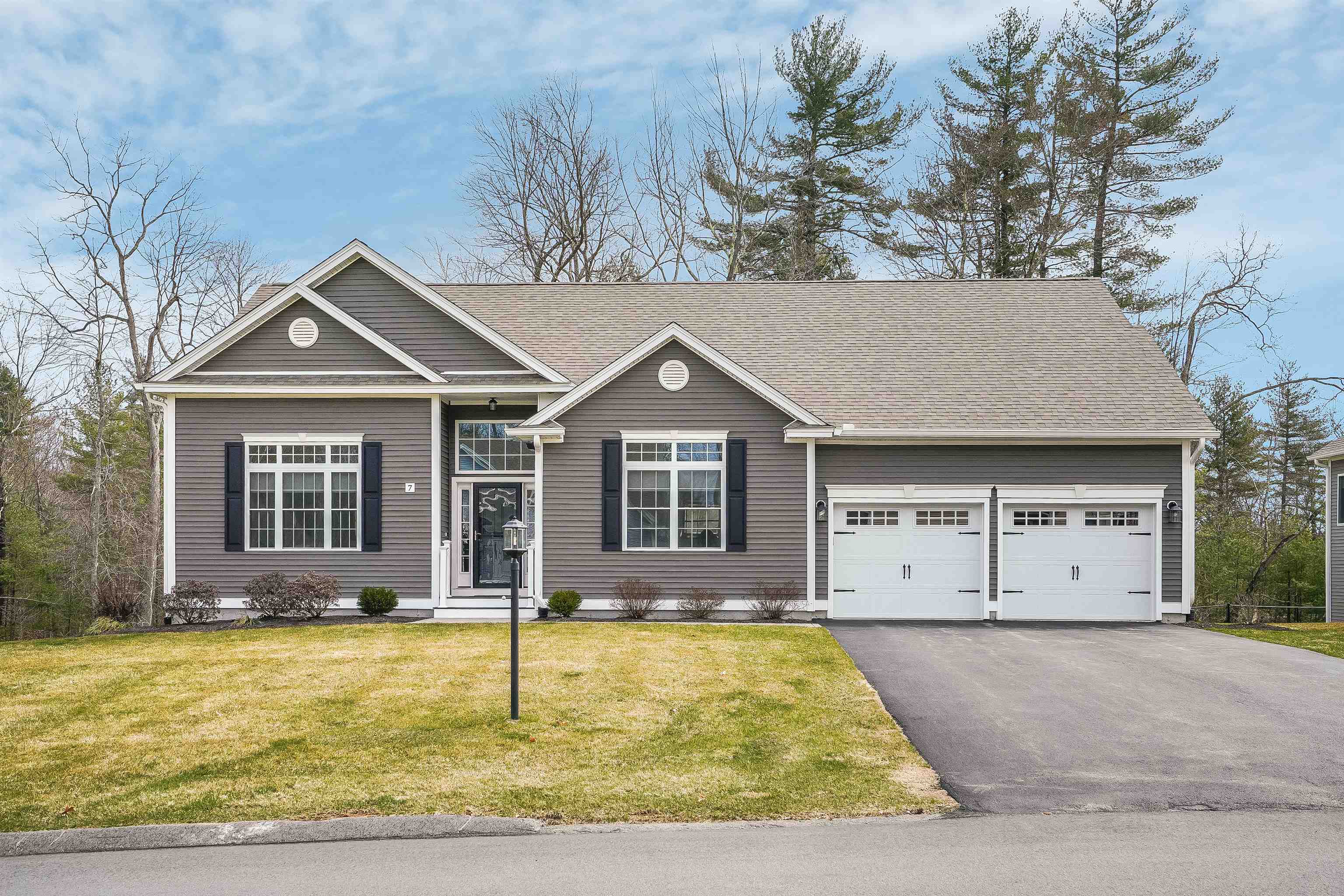 7 Falling Leaf Drive , Londonderry, NH MLS 4990619 Verani Realty