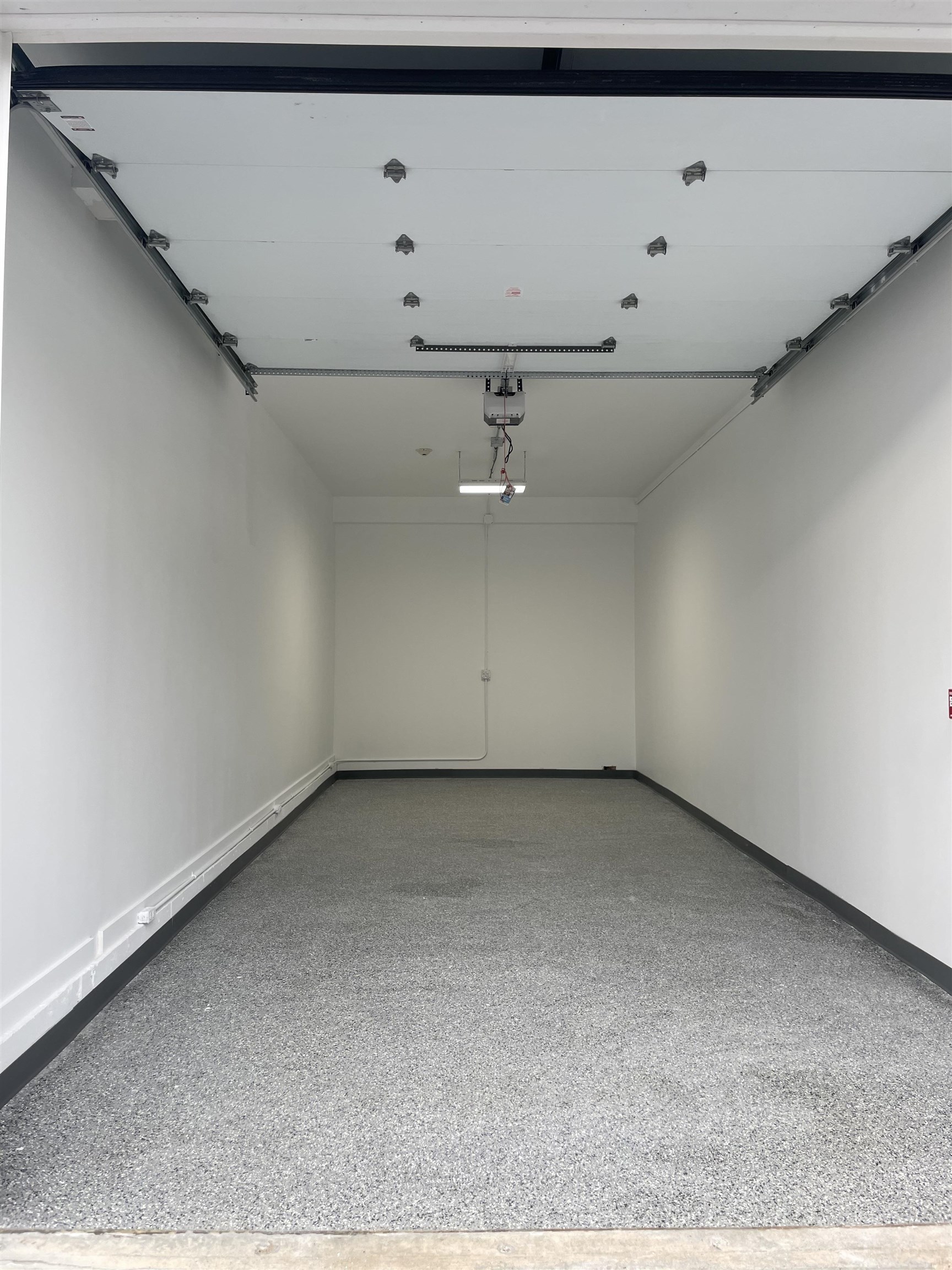 12 x 30 unit w/ epoxy floors