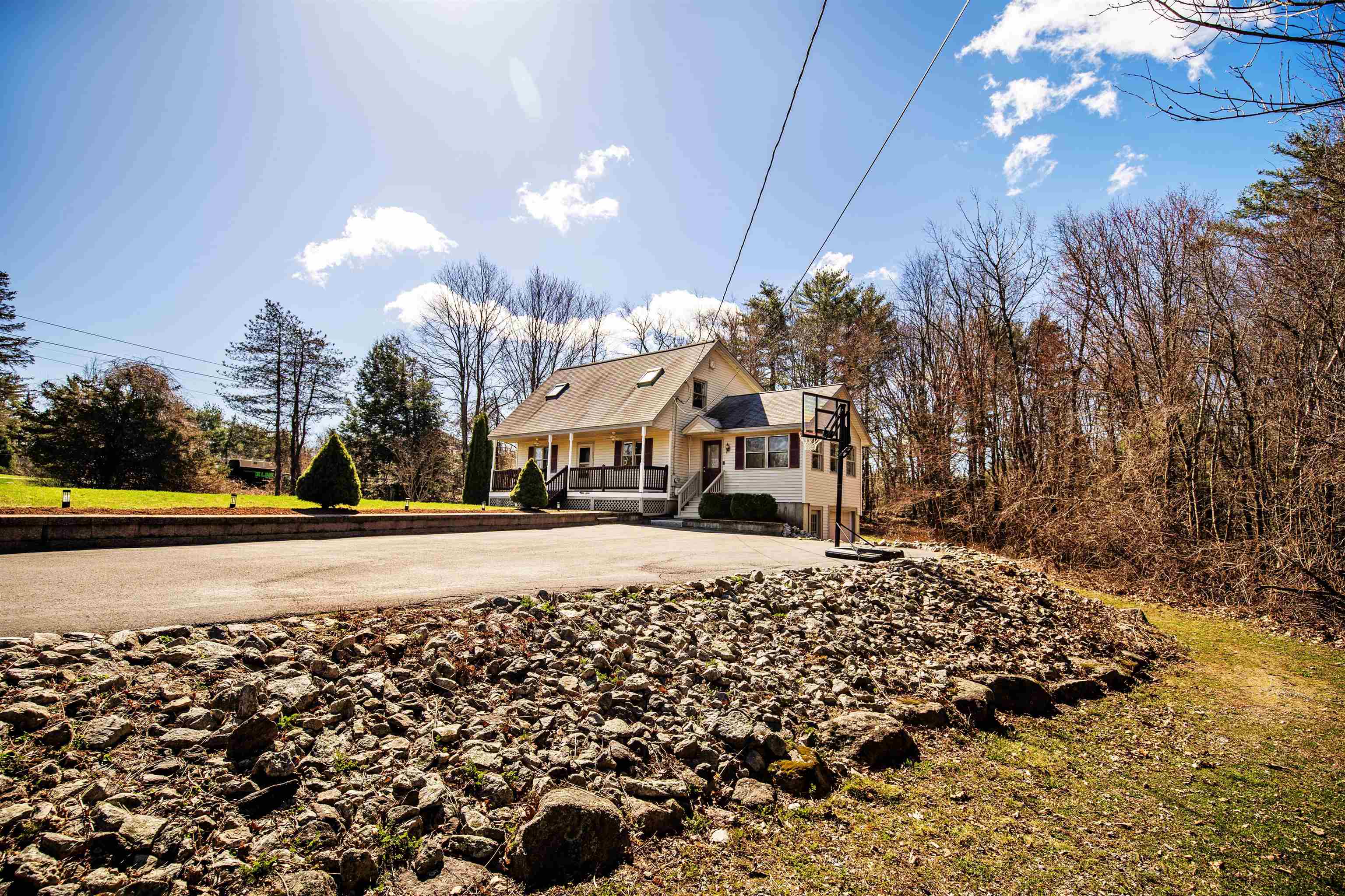 93 Brown Road Candia, NH Photo