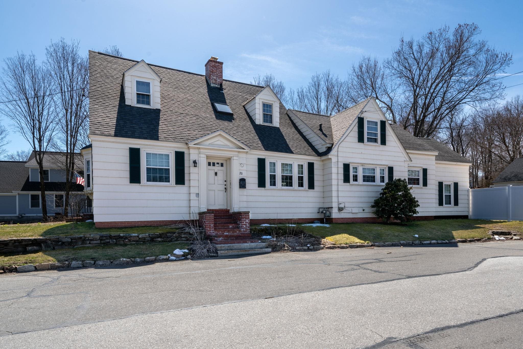 MANCHESTER NH Home for sale $$574,900 | $224 per sq.ft.