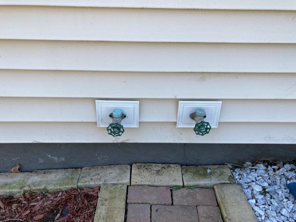 Hot/Cold Exterior Faucets