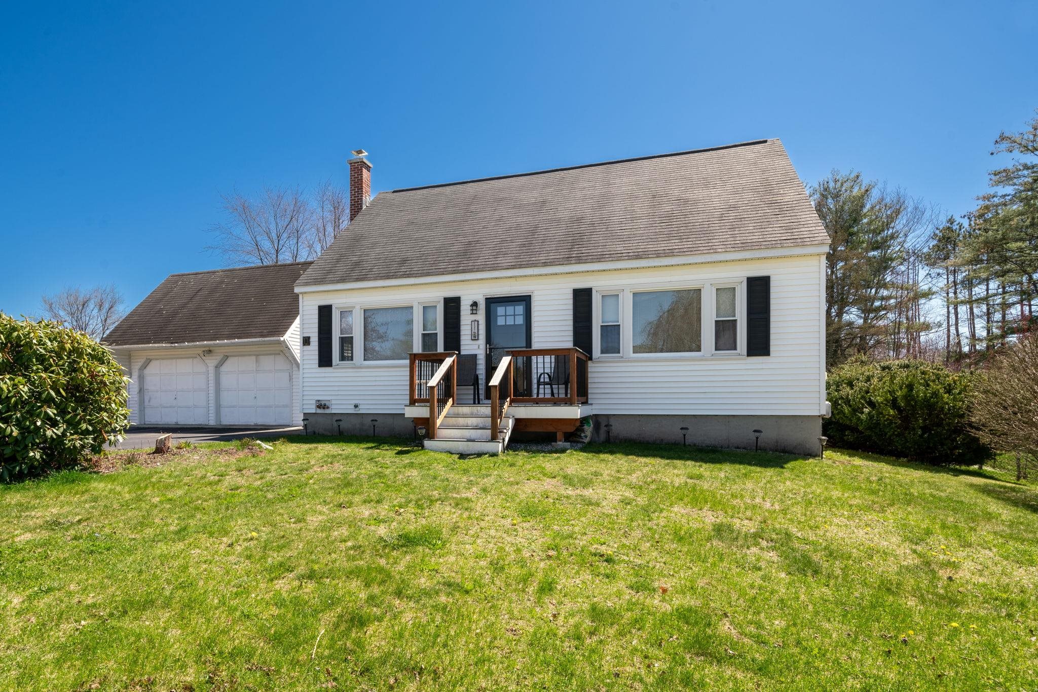 Photo of 11 Donna Drive Pembroke NH 03275