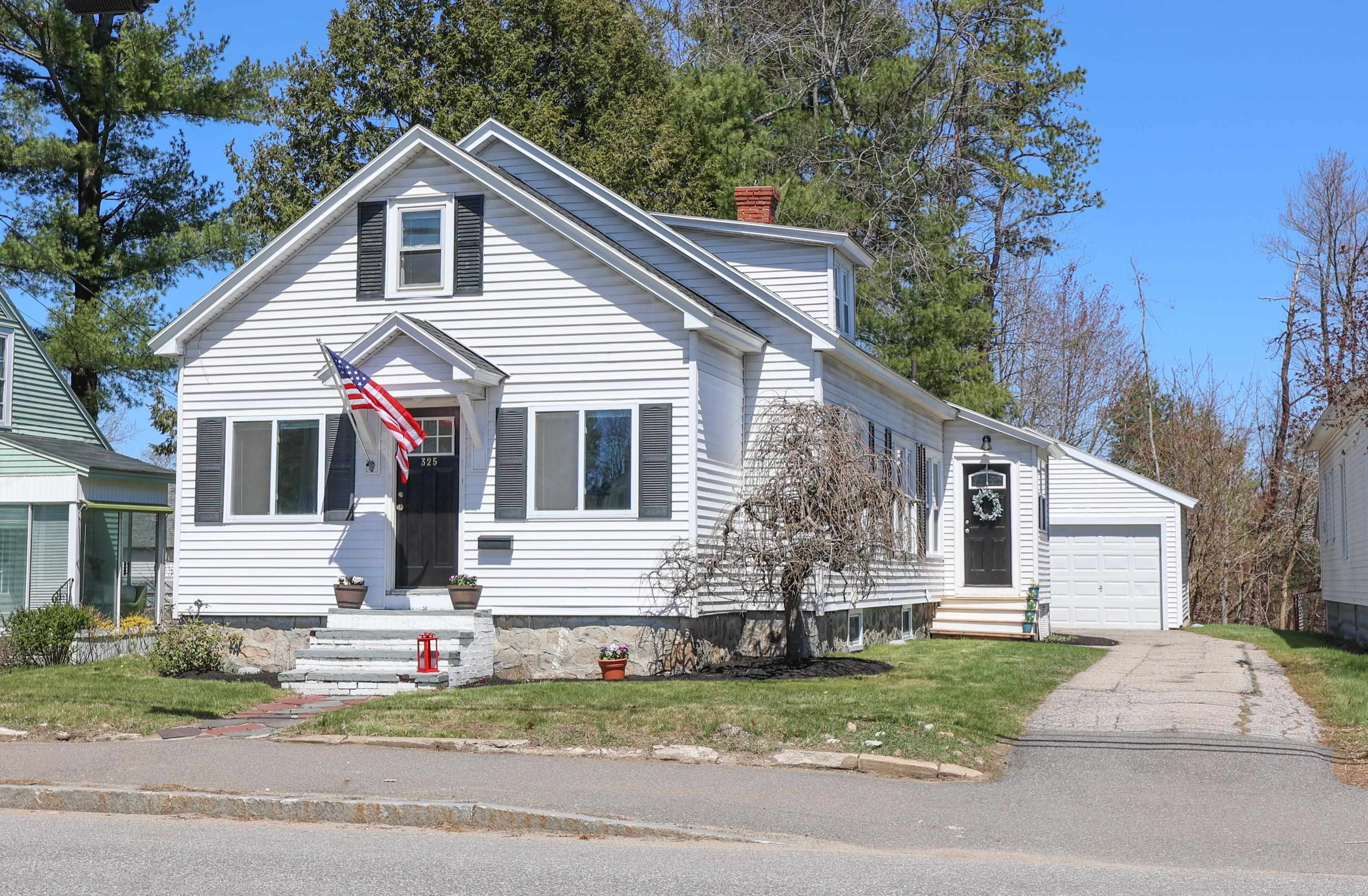 2 Story Single Family Home in Manchester NH