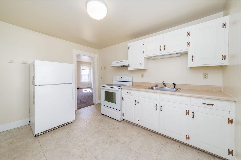 2nd Floor Kitchen- Includes appliances