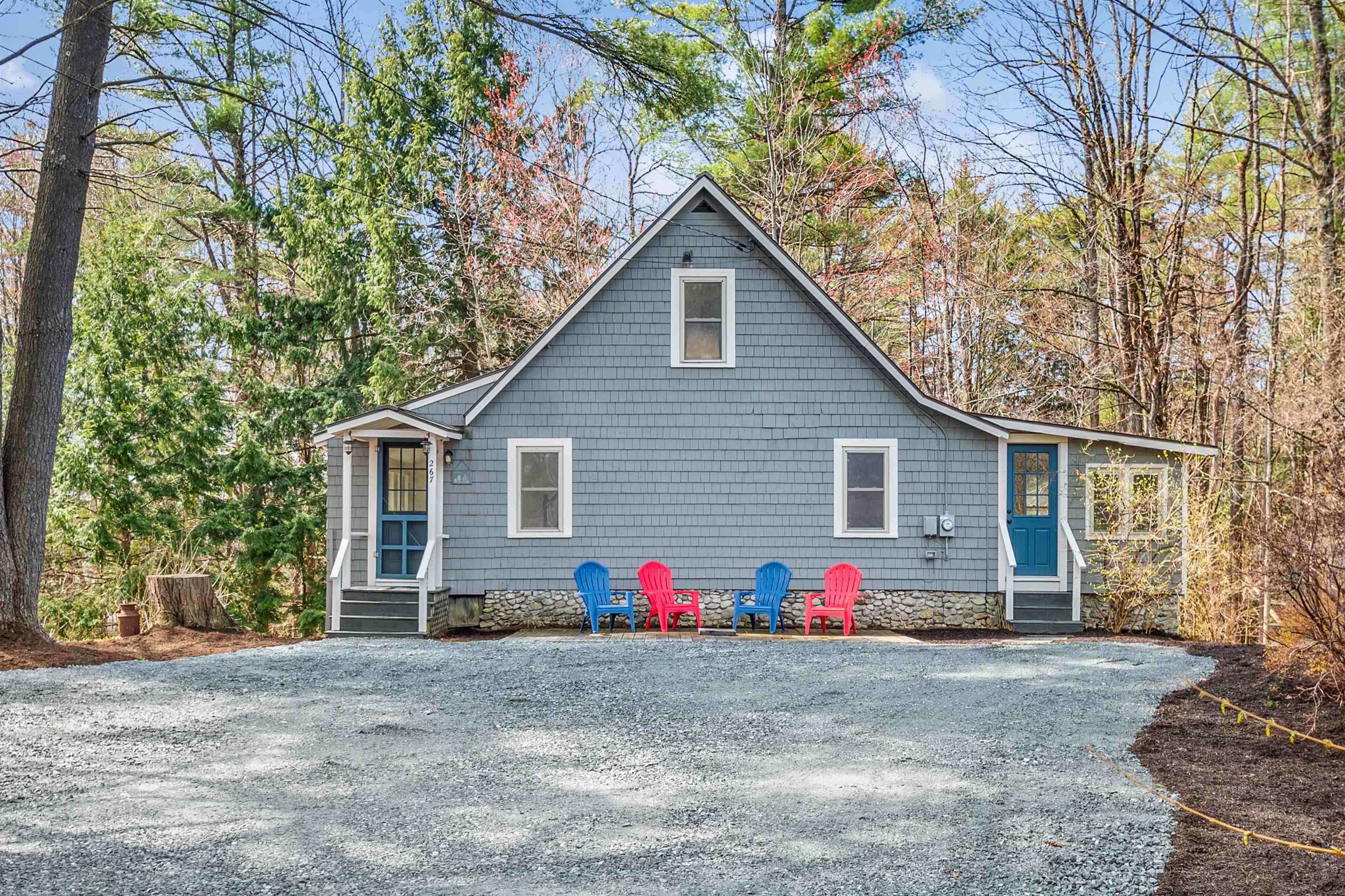 NEW LONDON NH Home for sale $$324,500 | $392 per sq.ft.