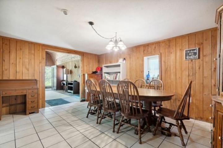Large dining room for those big family festivities