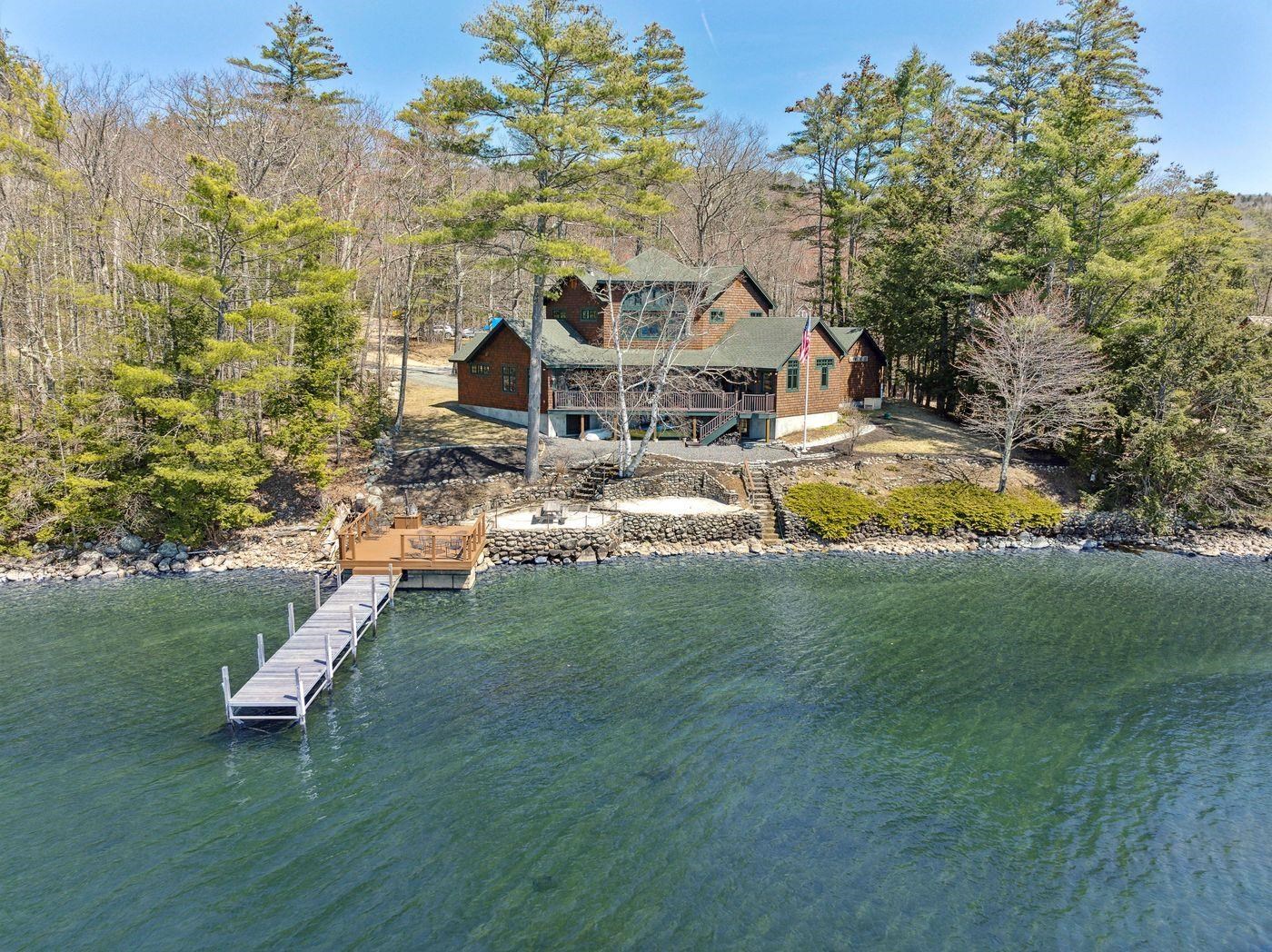 BRIDGEWATER NH Lake House for sale $$2,970,000 | $1,075 per sq.ft.