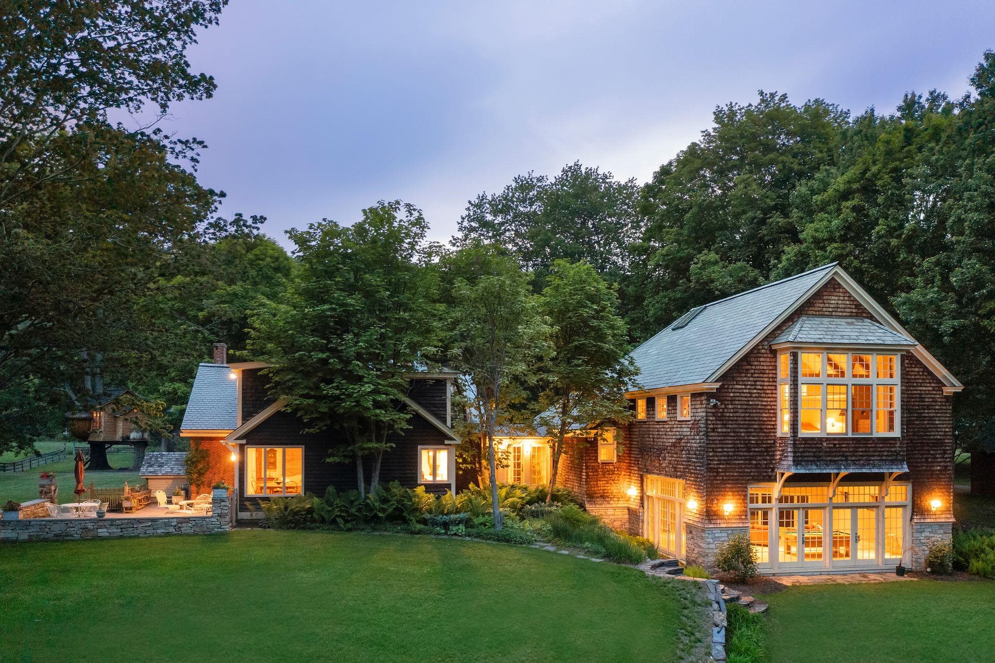 THETFORD VT Lake House for sale $$1,995,000 | $394 per sq.ft.