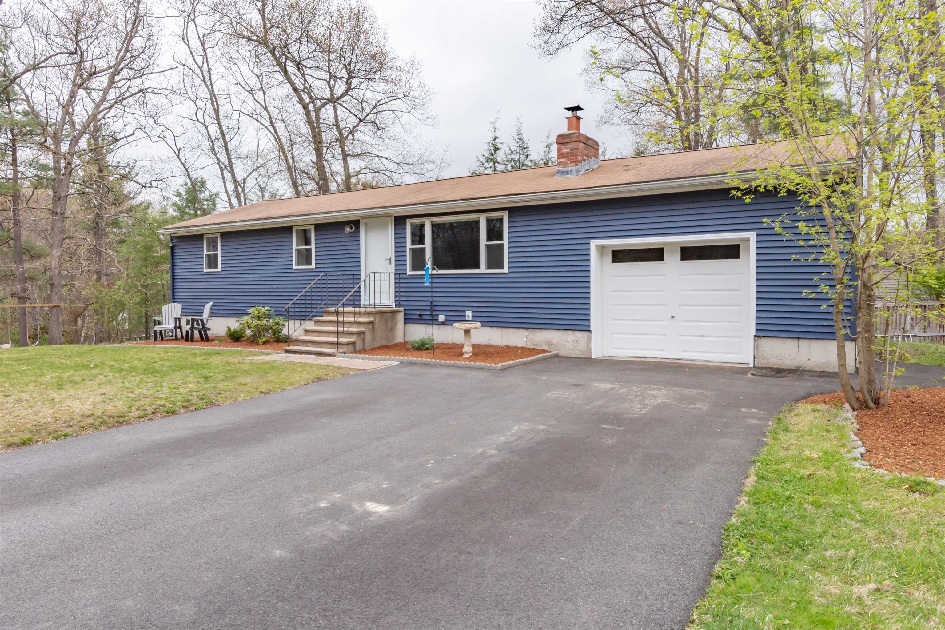 Photo of 32 Burns Hill Road Hudson NH 03051