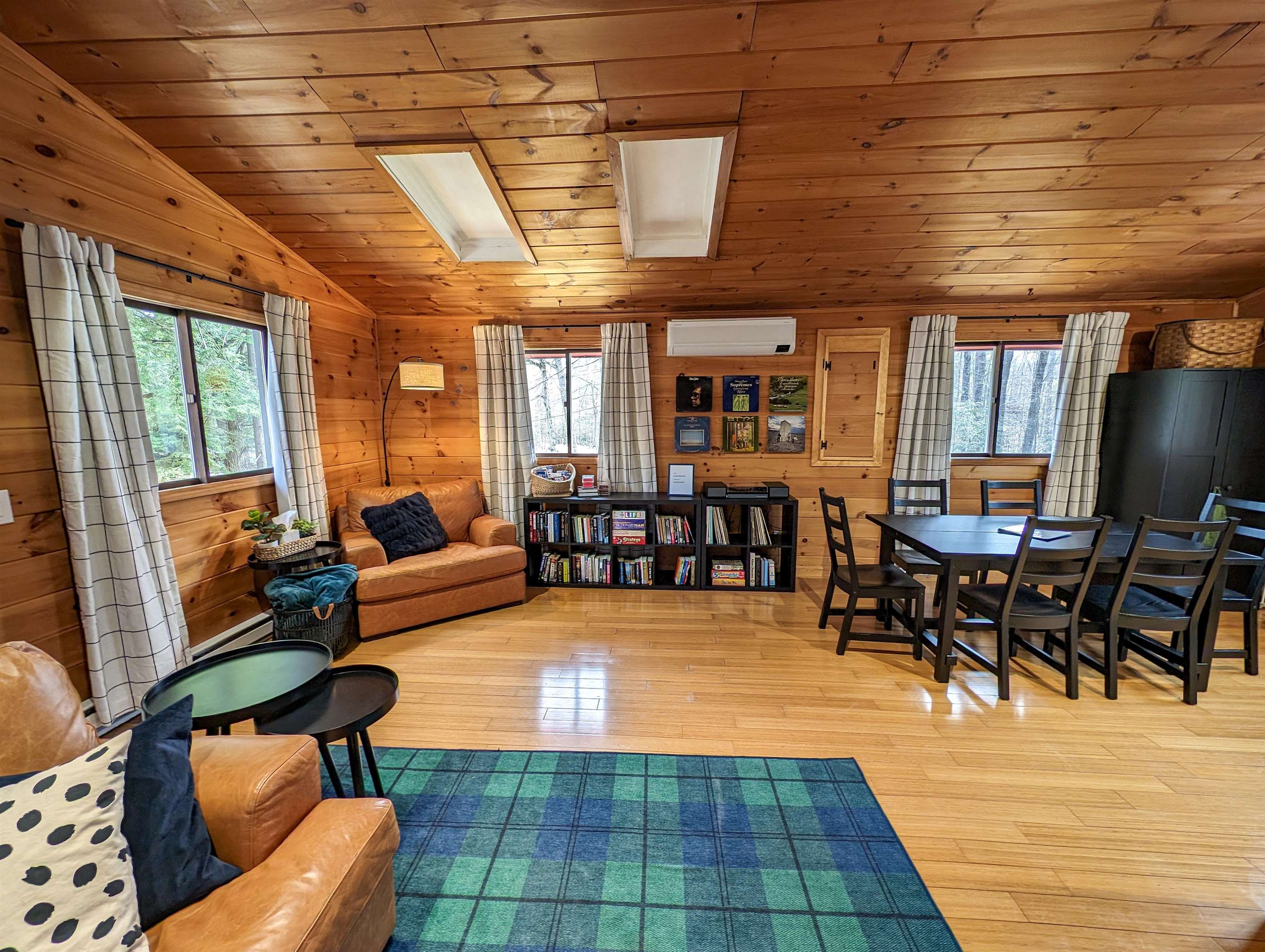 Single Family Residential Sale 5 Rooms 3 Bedrooms 1 Bathroom P