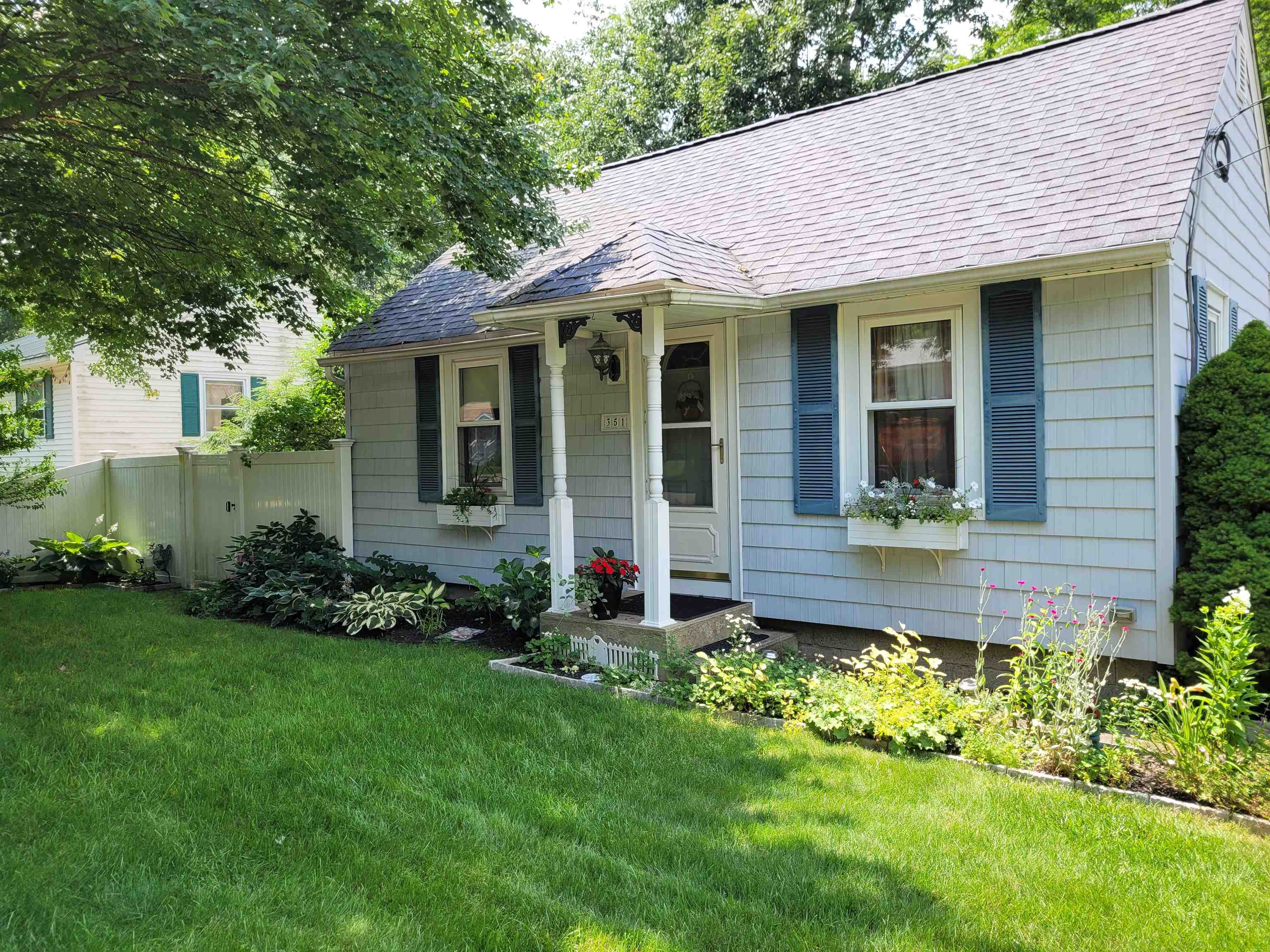 Photo of 351 Main Dunstable Road Nashua NH 03062