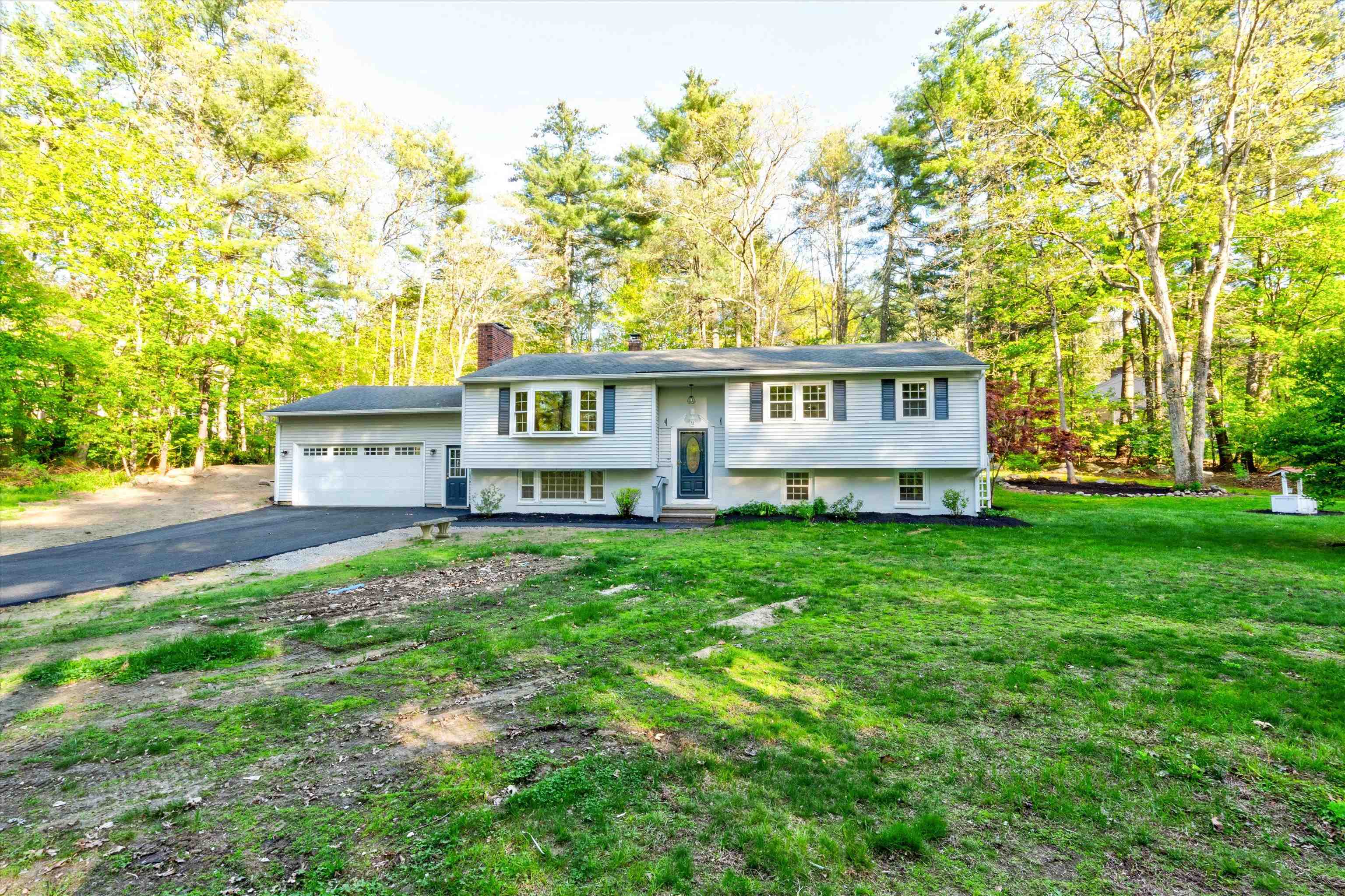 MLS 4995652: 32 Valleyview Drive, Merrimack NH