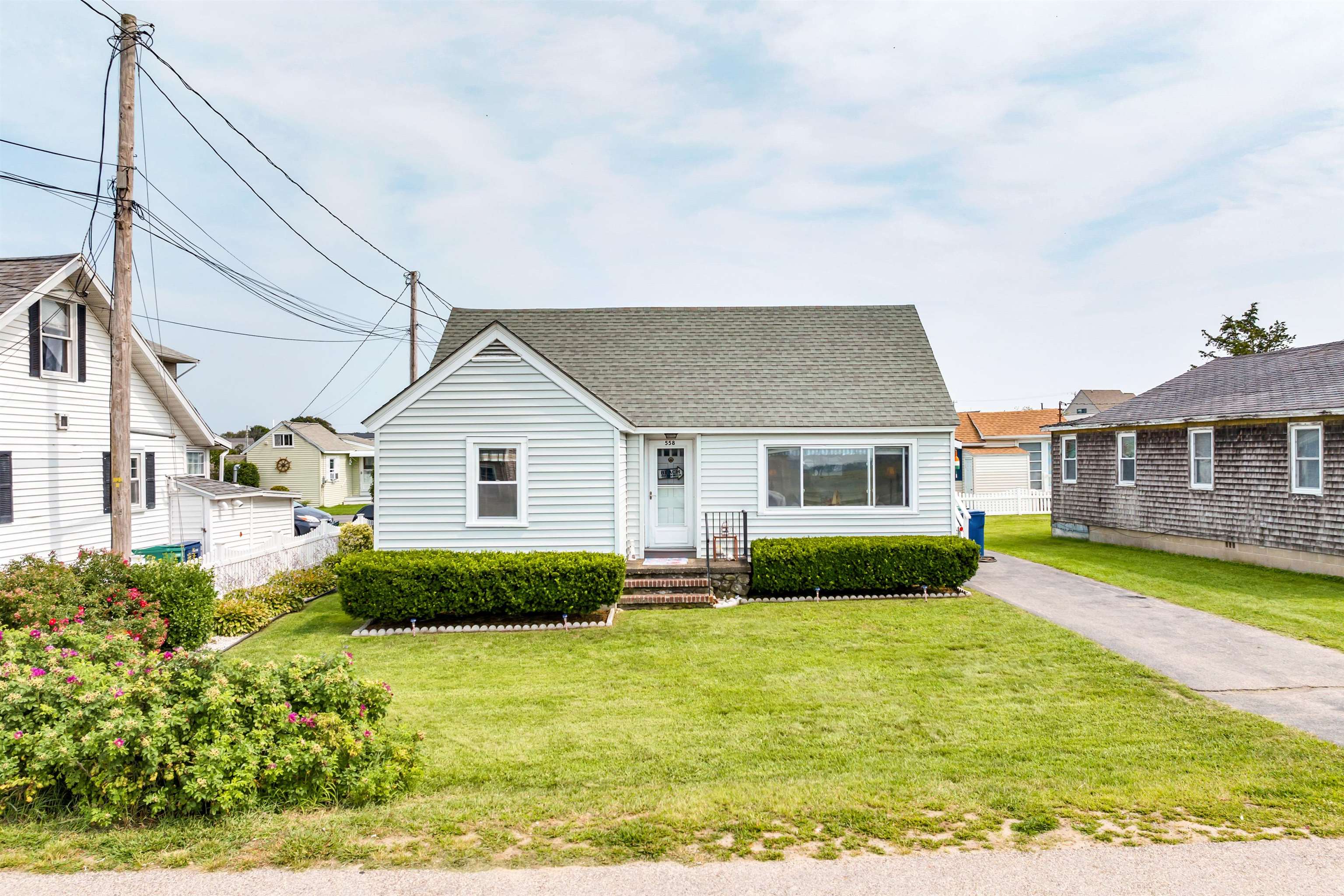 Photo of 558 Winnacunnet Road Hampton NH 03842