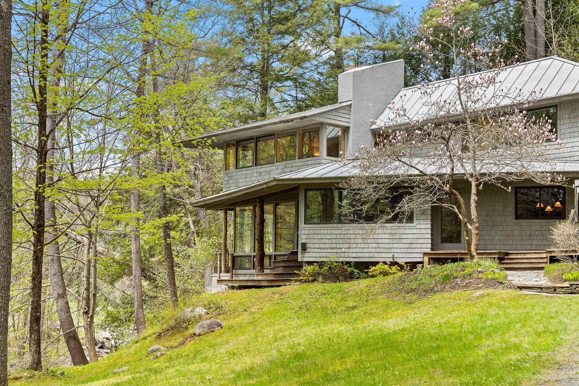 NORWICH VT Lake House for sale $$917,500 | $350 per sq.ft.