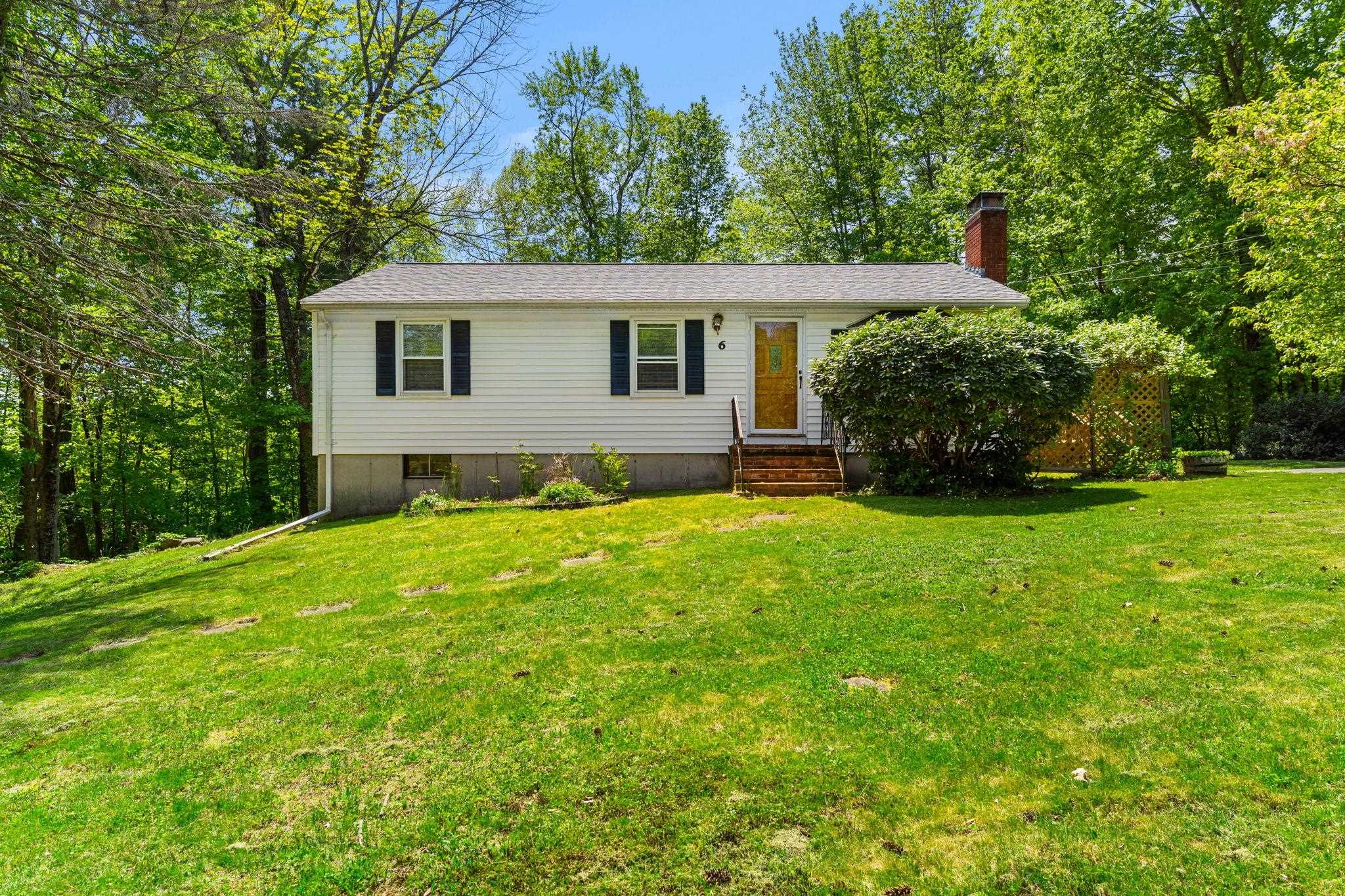 Photo of 6 Wilkele Road Sandown NH 03873