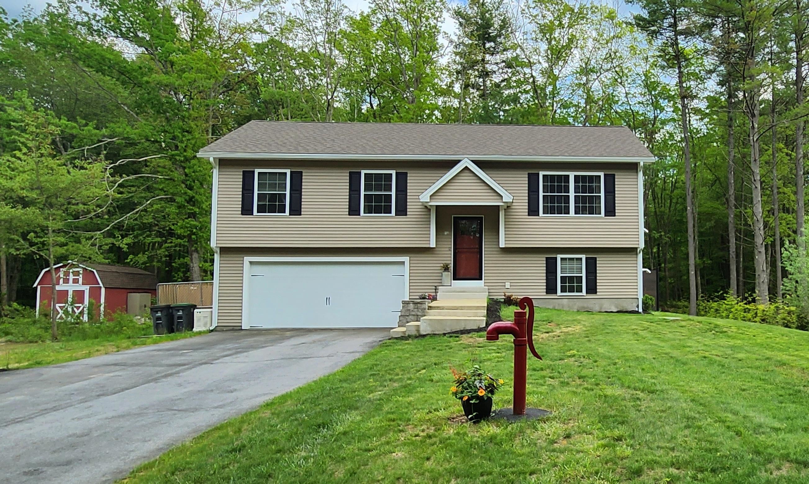 Photo of 12 Bowtie Lane Hooksett NH 03106