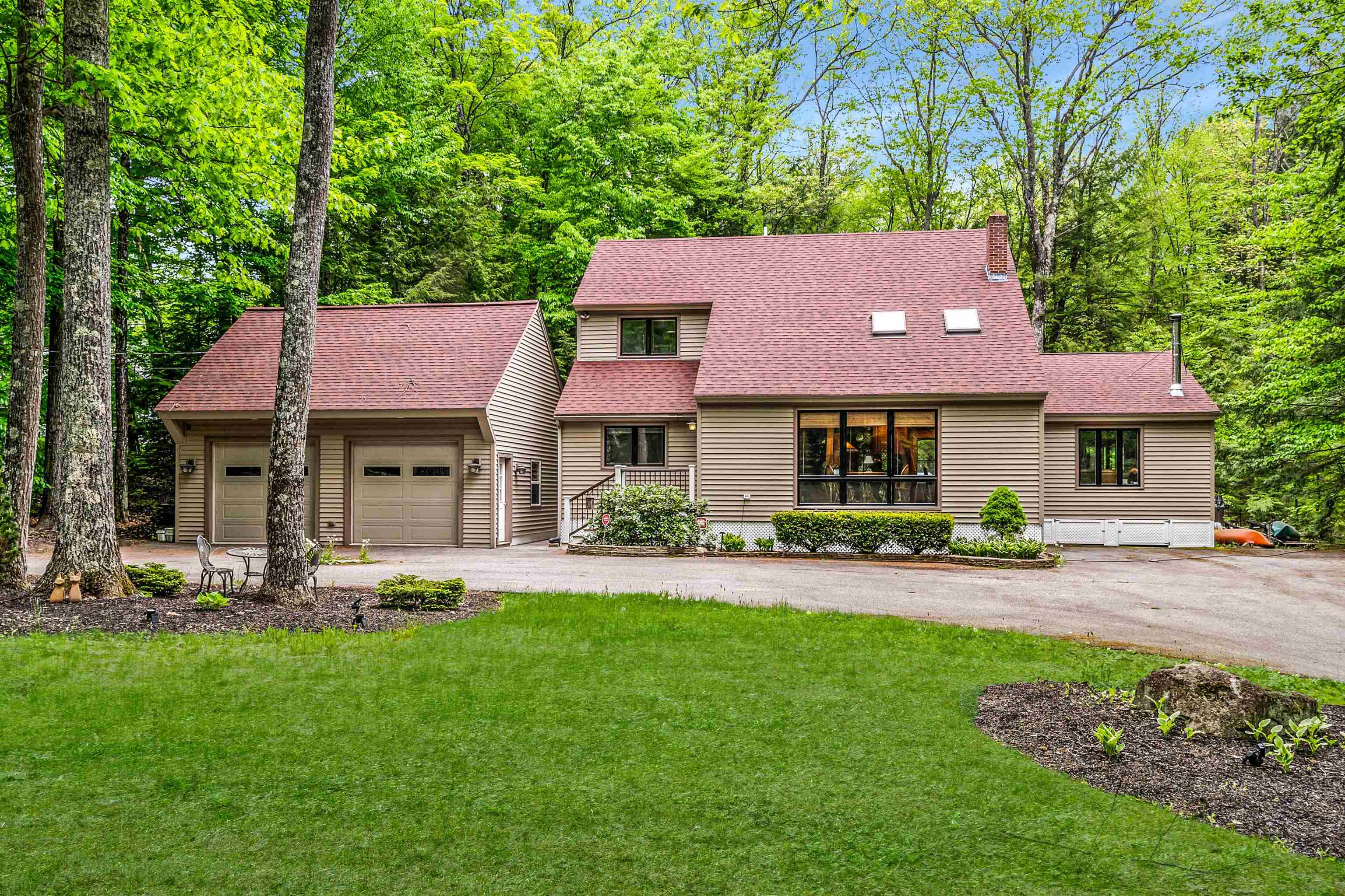 Lake Sunapee NH Homes For Sale page 1