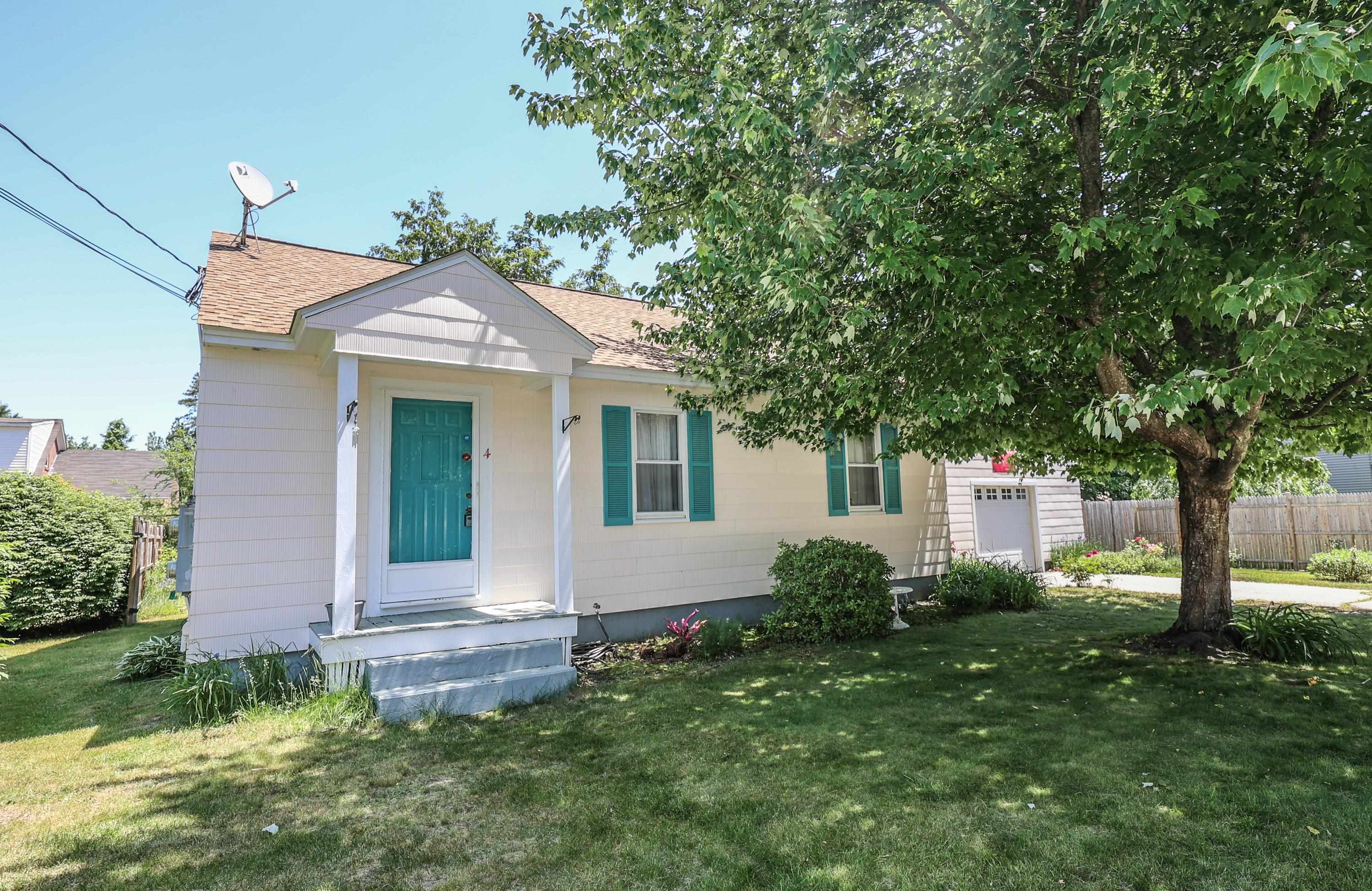 Photo of 4 Woodbury Lane Bedford NH 03110