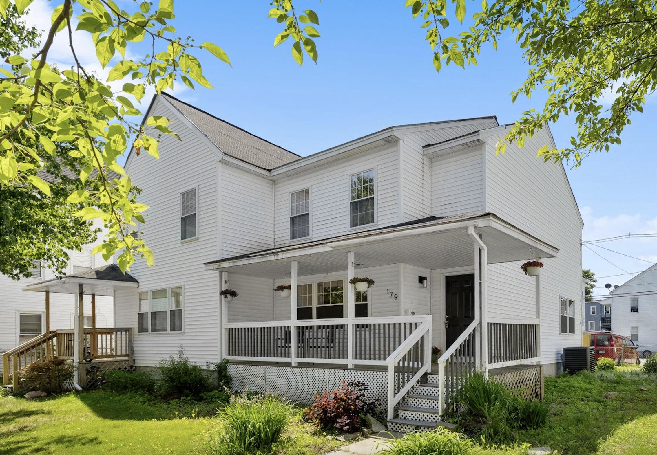 Photo of 179 Cedar Street Manchester NH 03104
