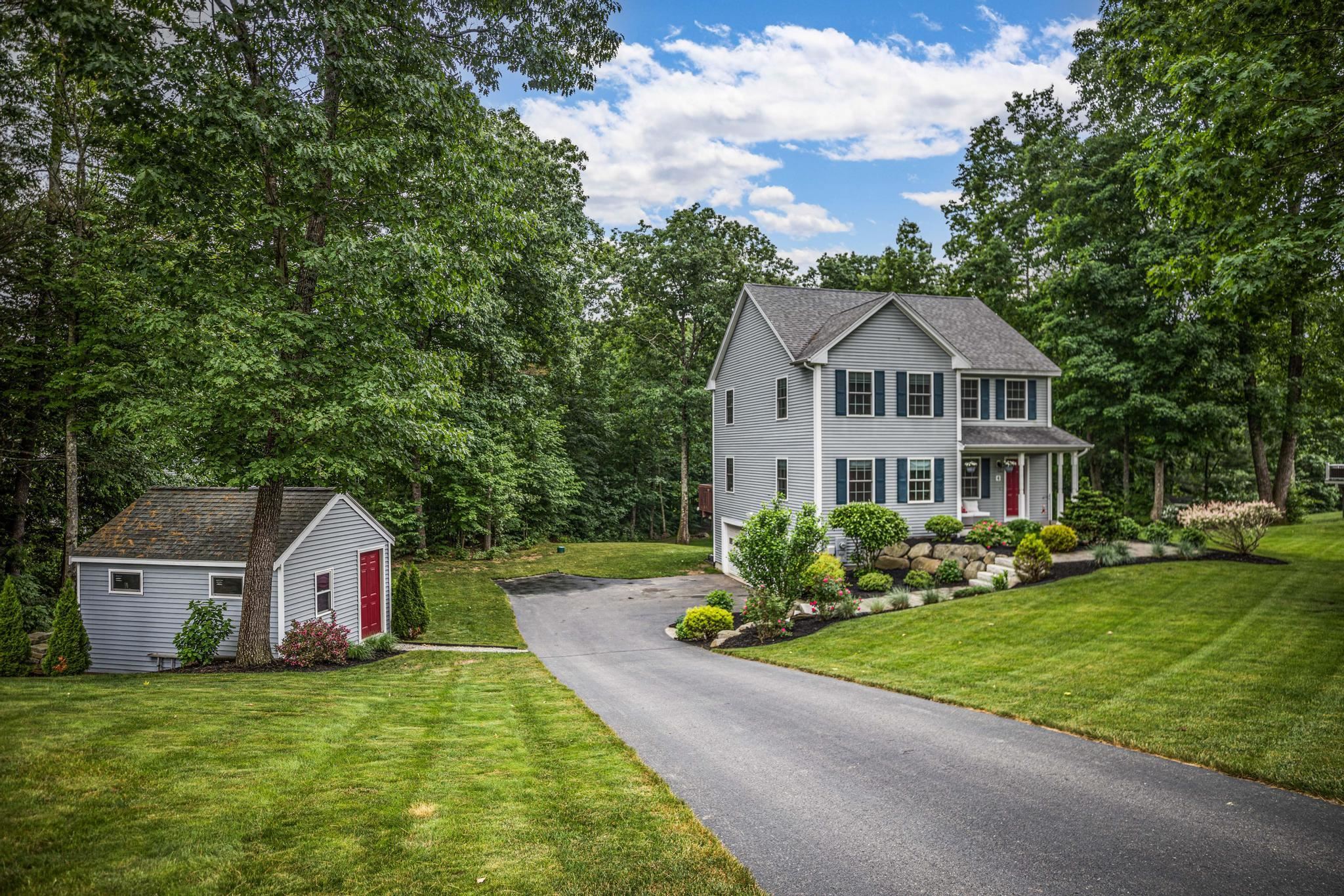 Photo of 4 Saddle Brook Lane Epping NH 03042