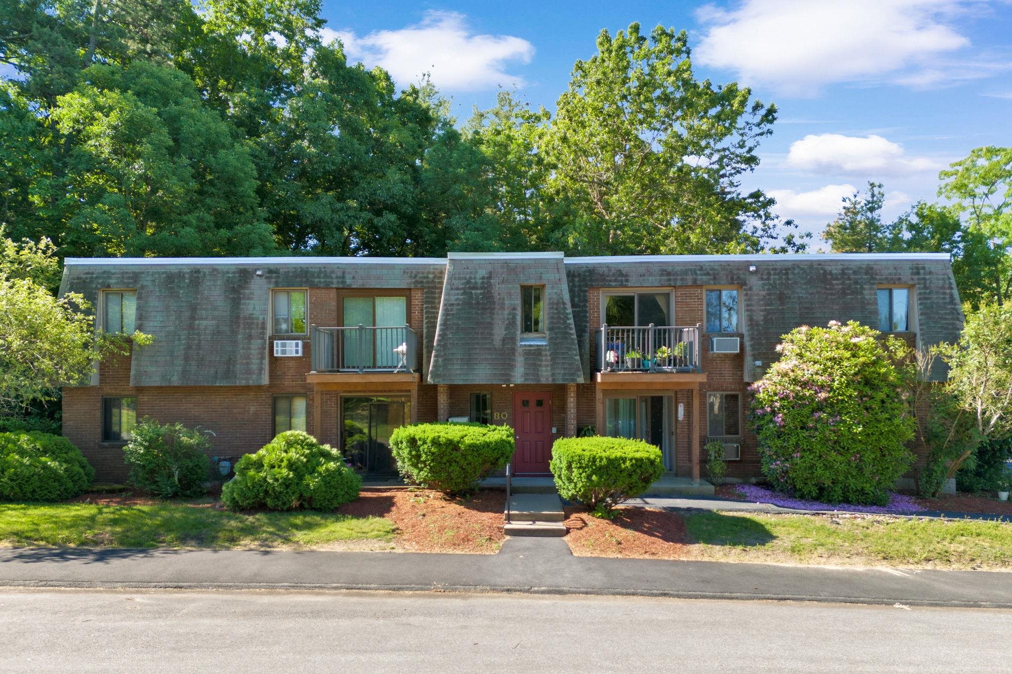 Photo of 80 Robert Court Manchester NH 03103