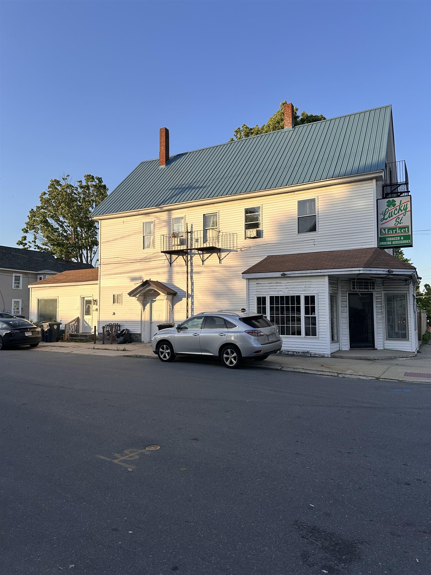 Photo of 136 East Hollis Street Nashua NH 03060
