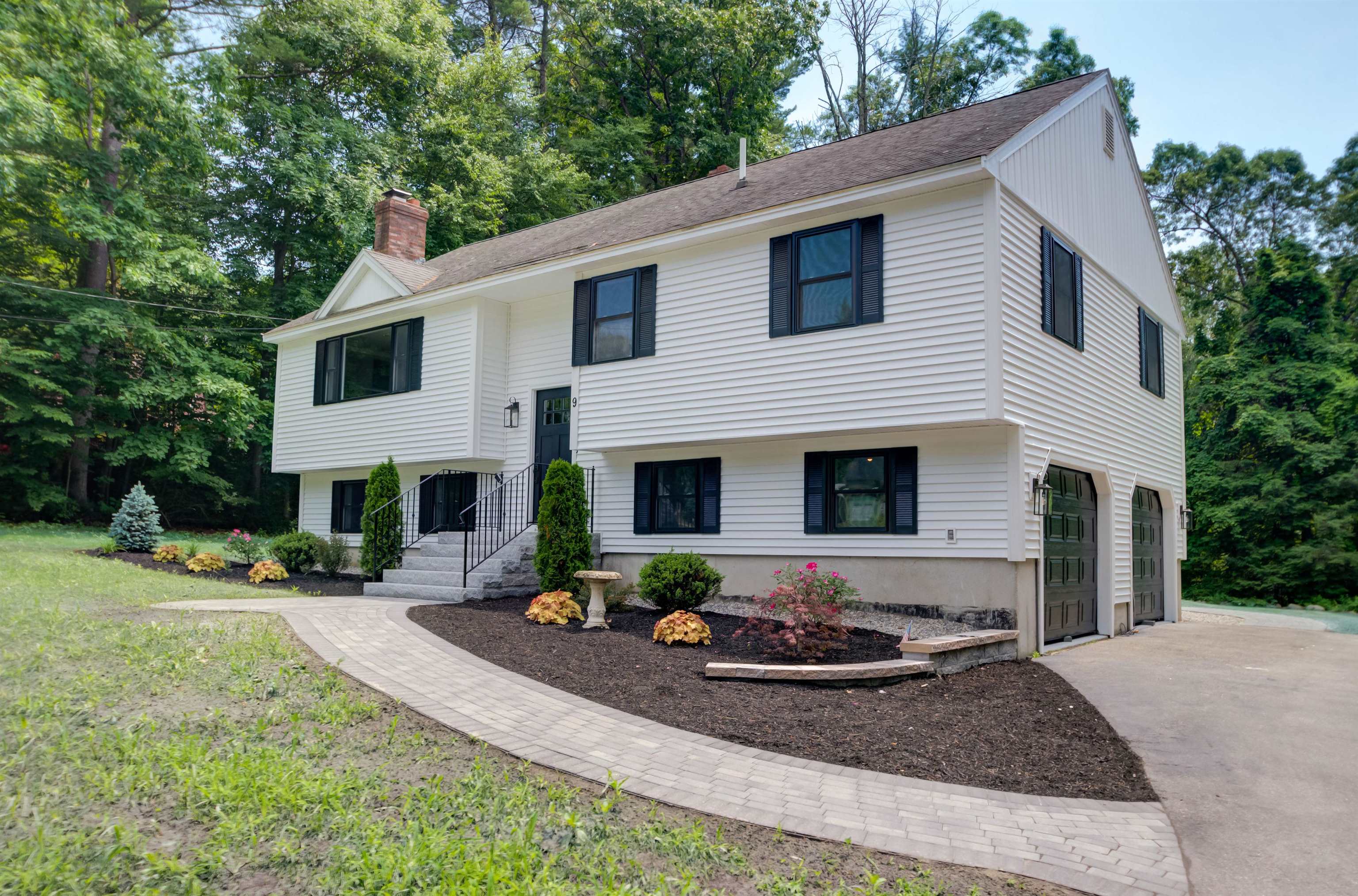 Photo of 9 Horseshoe Road Windham NH 03087