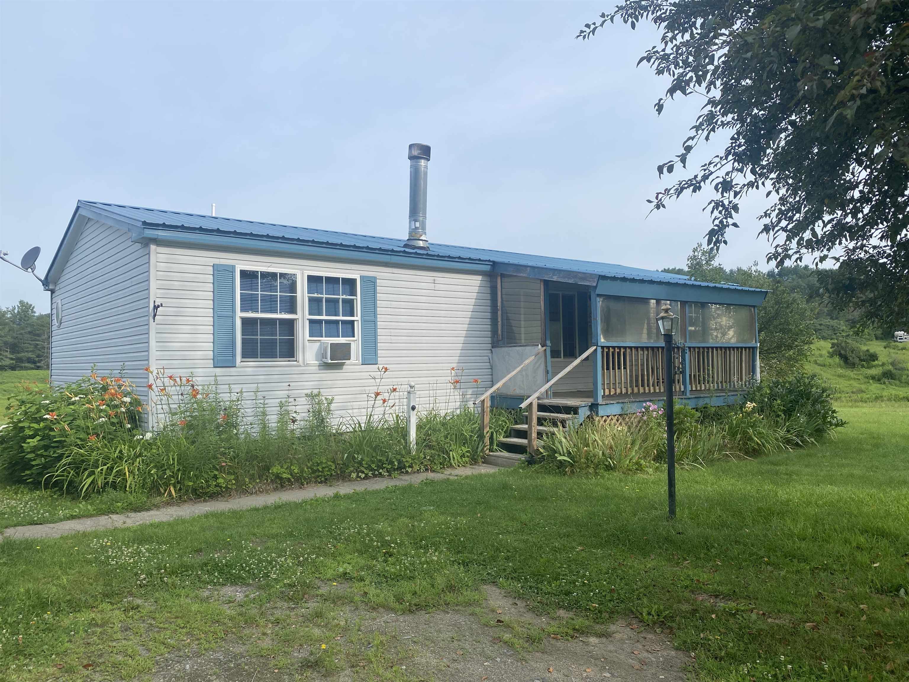 Photo of 811 New Boston Road St. Johnsbury VT 05819