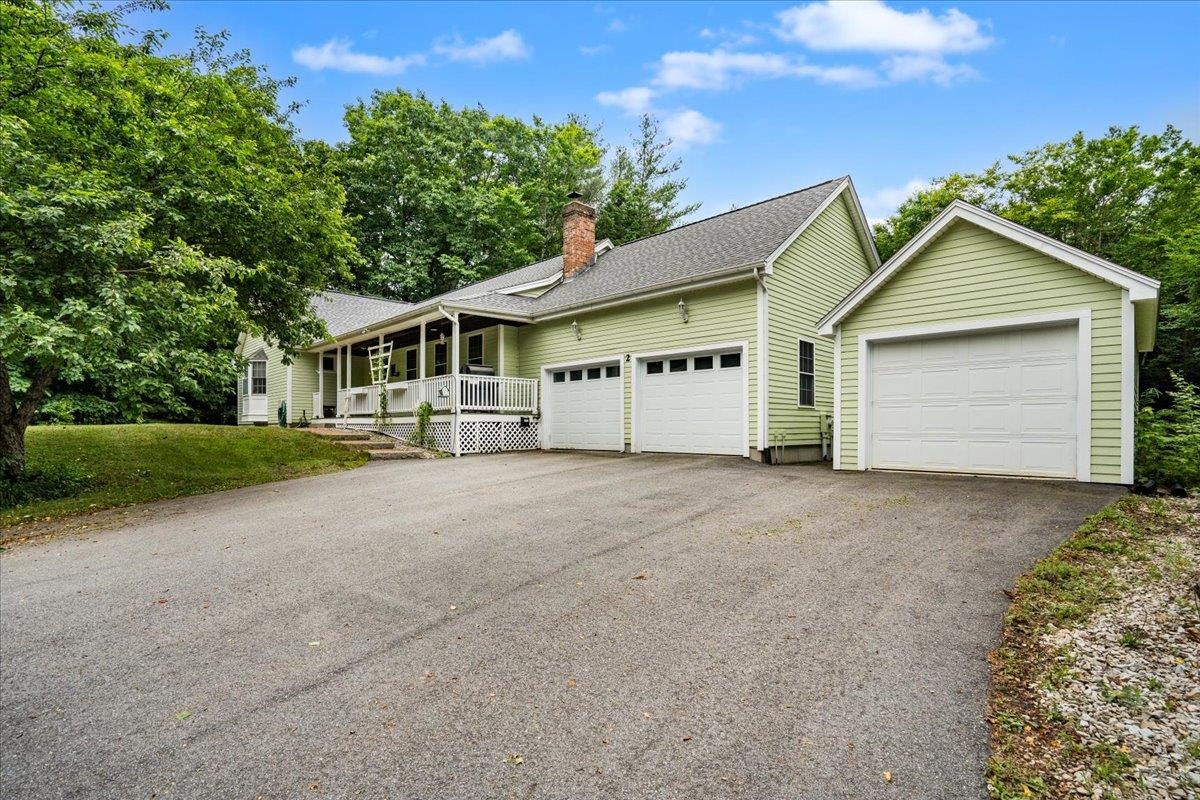 Photo of 2 Lang Road Deerfield NH 03037