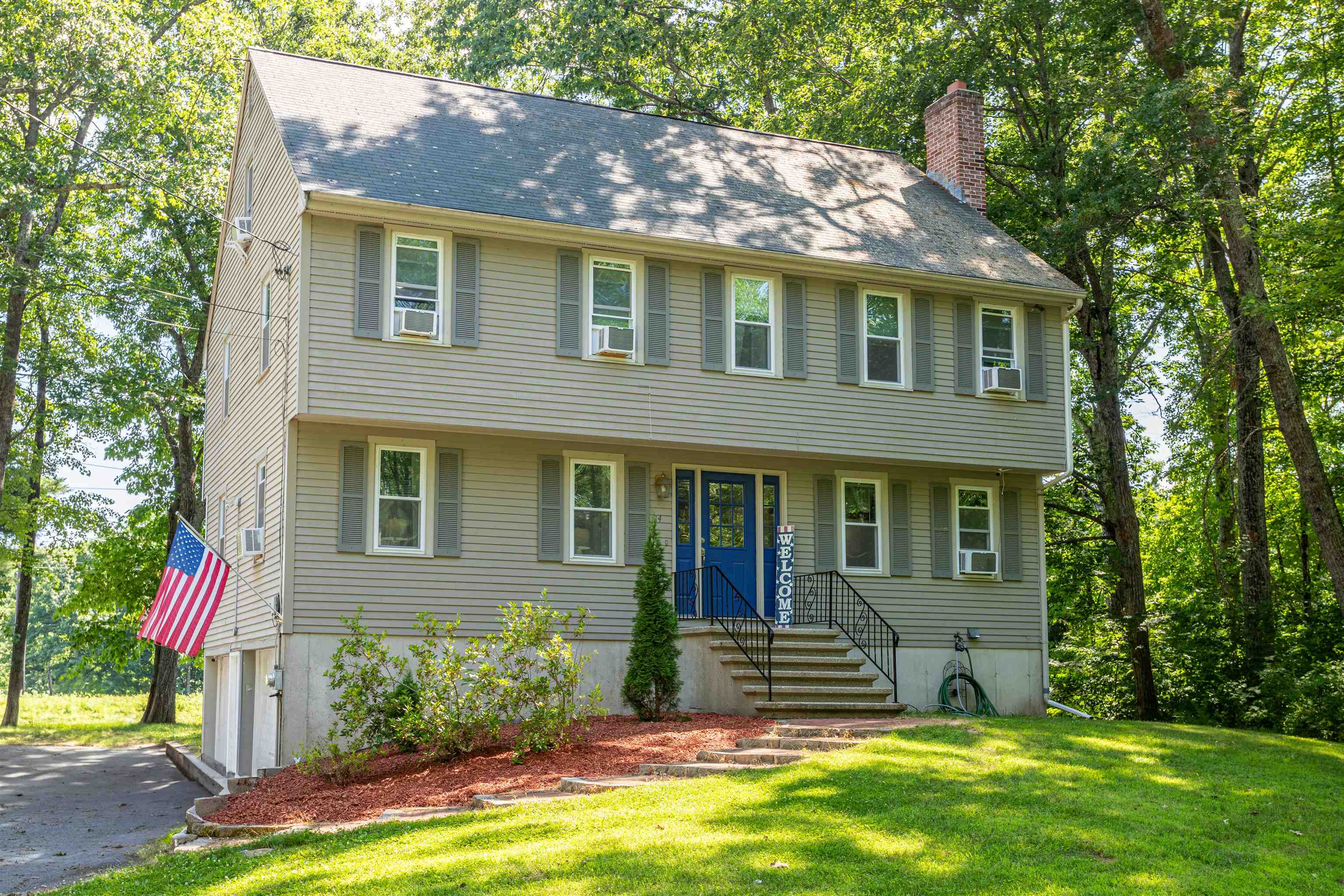 Photo of 14 Old Auburn Road Derry NH 03038
