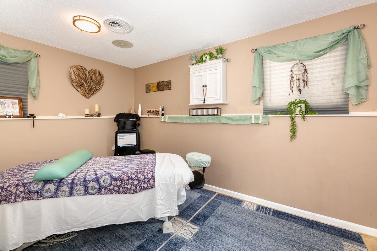 12. Additional private room