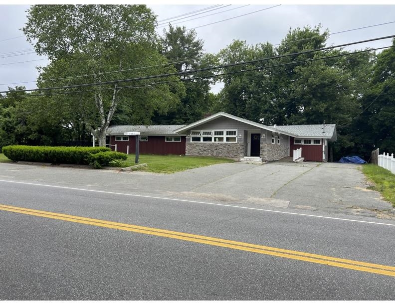 MLS 5004790: 8 Main Street, Plaistow NH