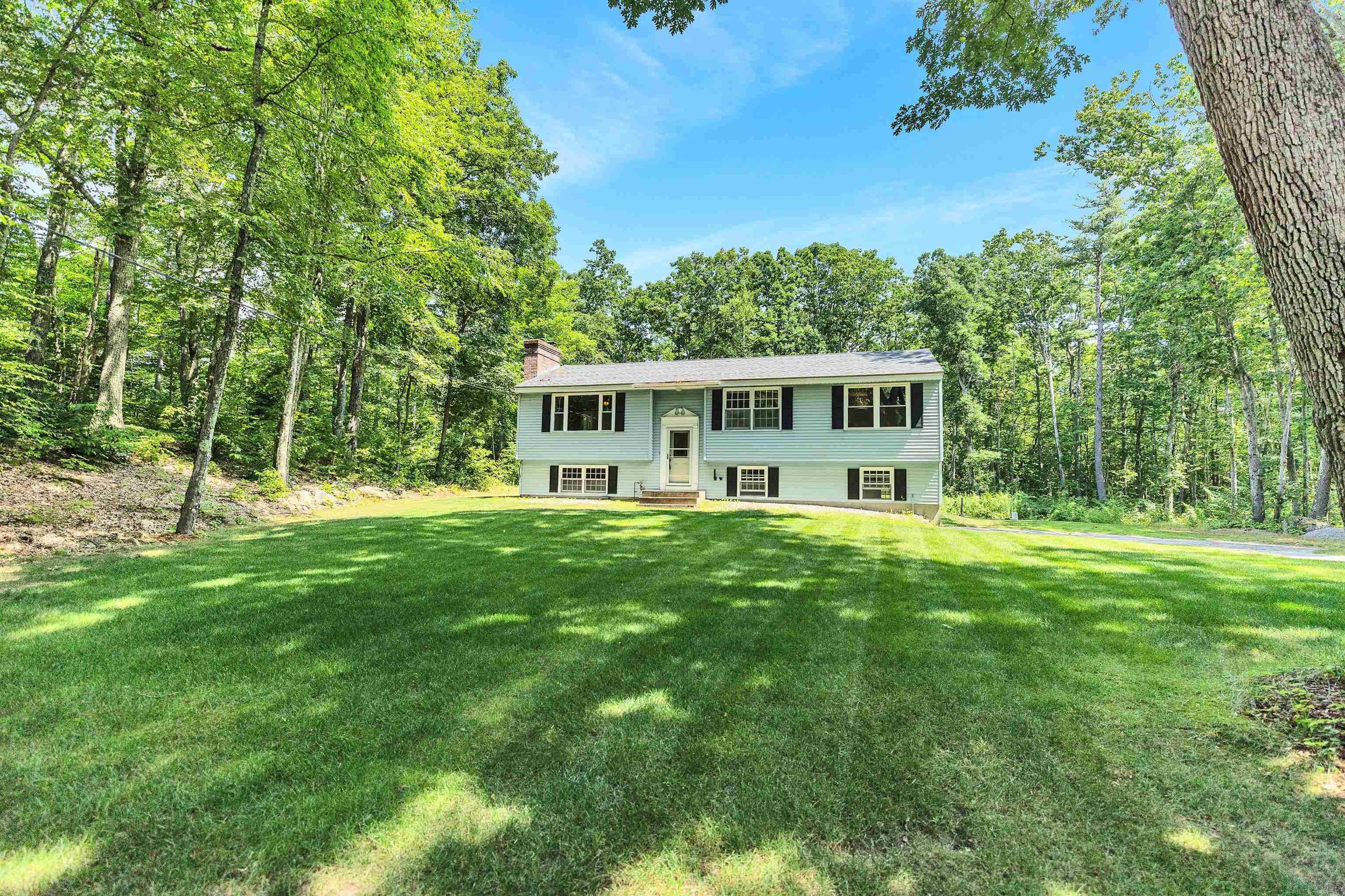 Photo of 60 Rockwood Terrace Auburn NH 03032