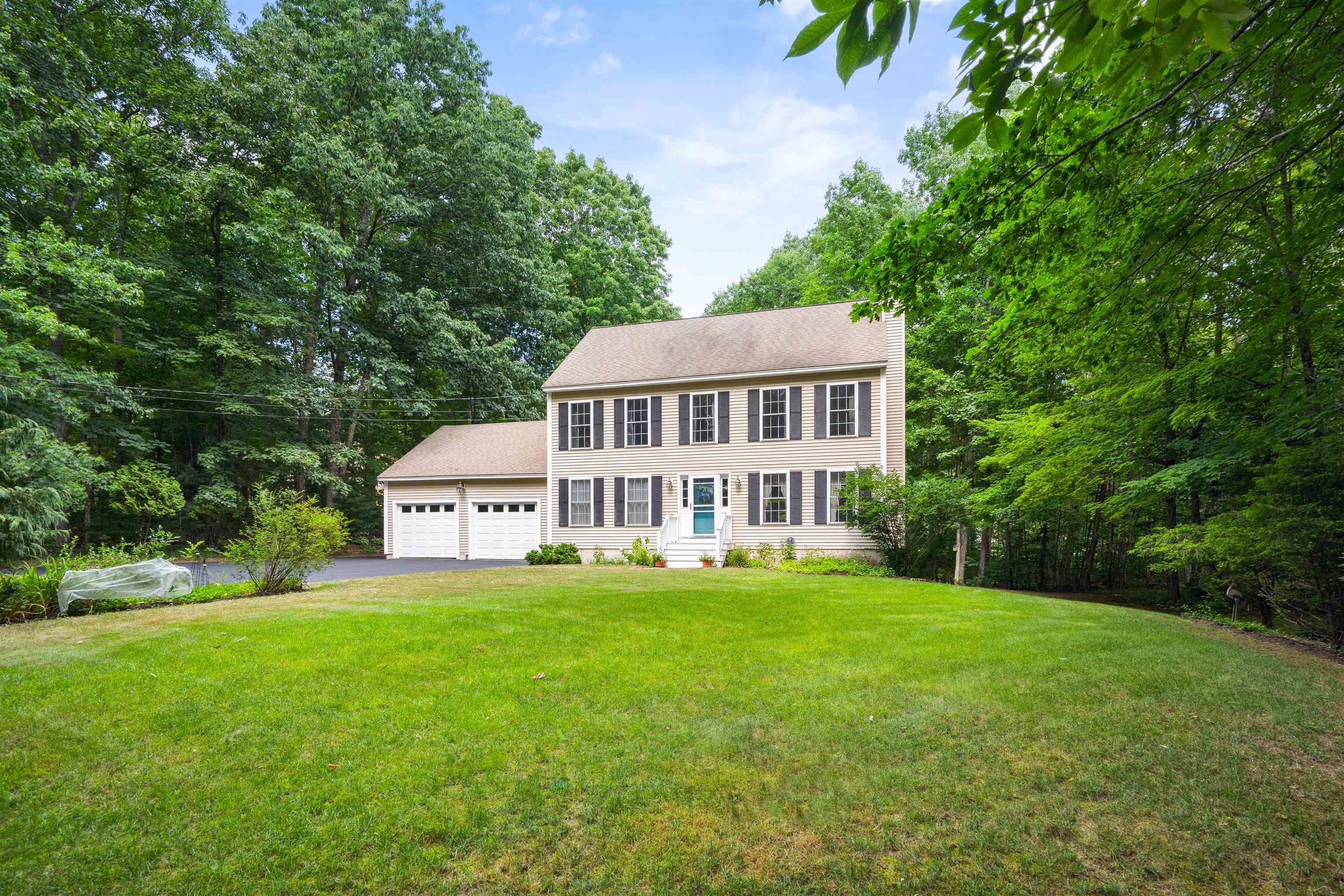 Photo of 10 Ledgewood Lane Epping NH 03042