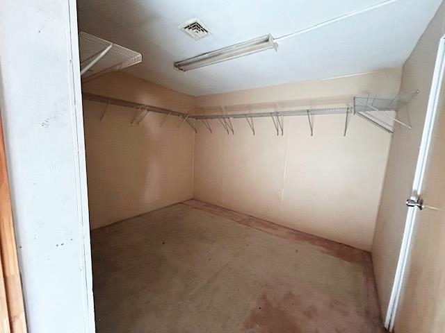 Photo 16 of 32