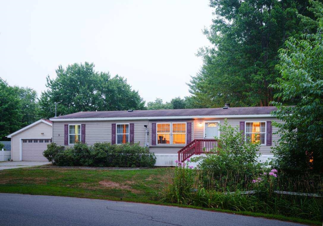 Photo of 2 Twins Road Raymond NH 03077